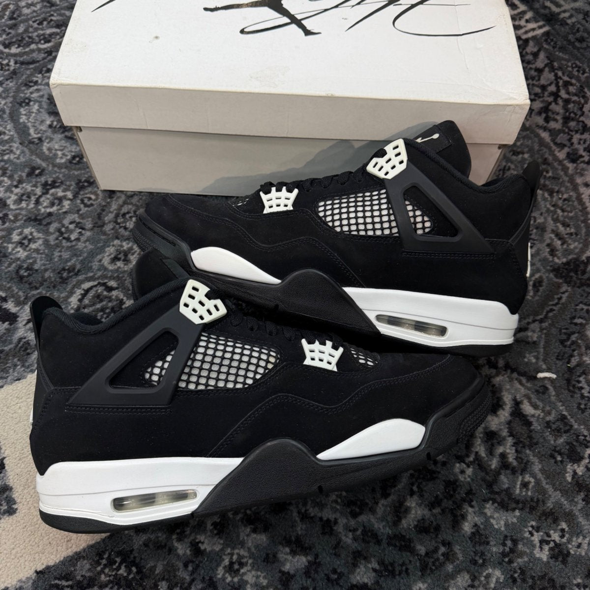 Jordan 4 Retro White Thunder - Image 1