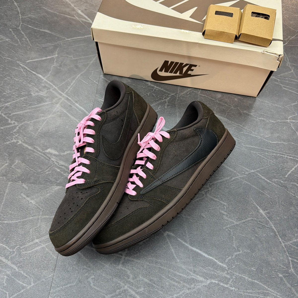 Jordan 1 Retro Low OG SP Travis Scott Velvet Brown (Size 10) (Lightly Worn)