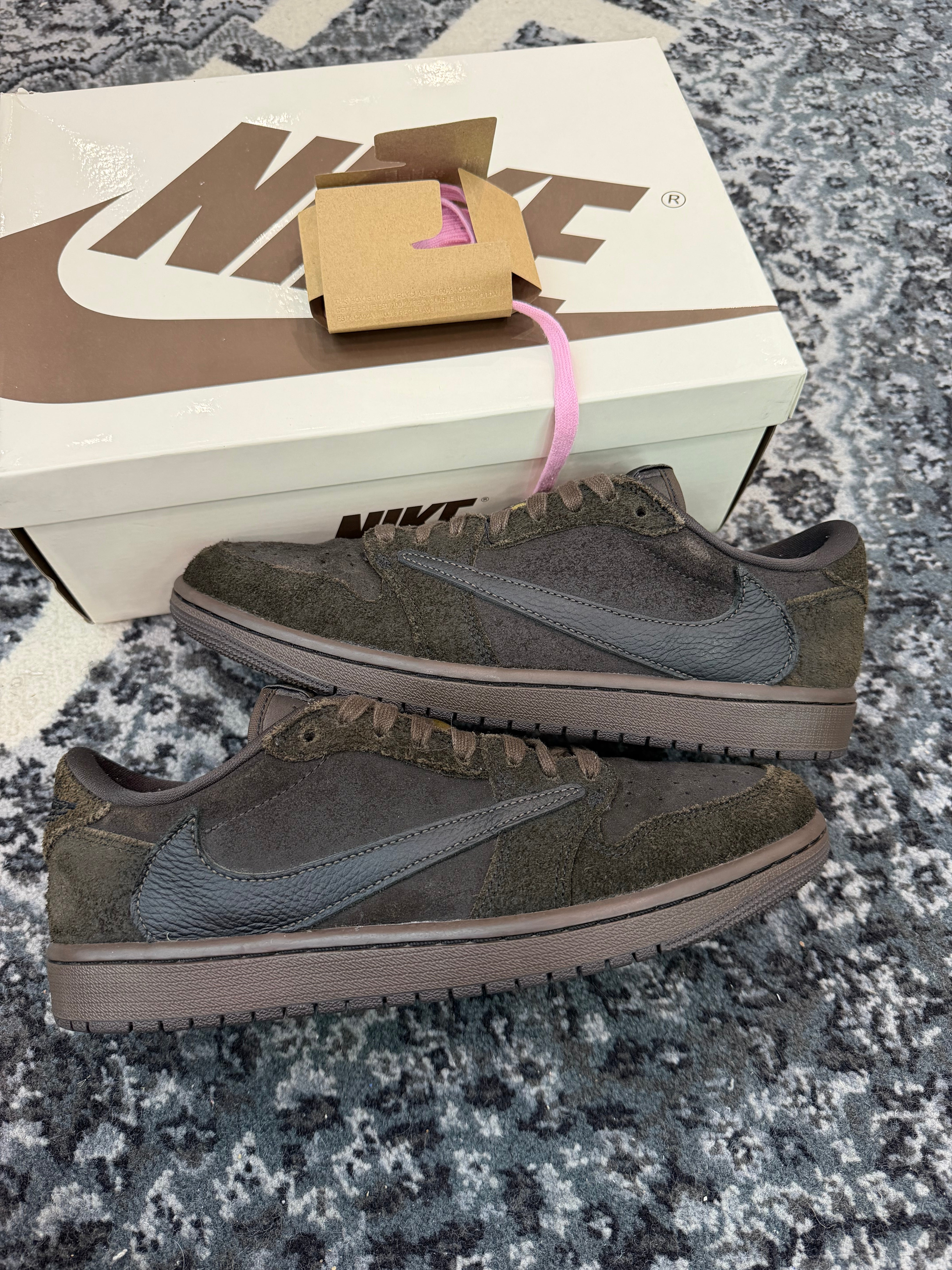 Jordan 1 Low x Travis Scott “Velvet Brown”