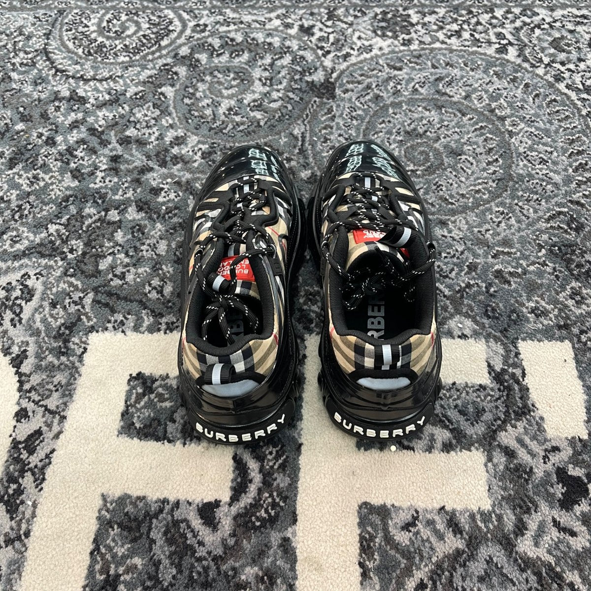 Burberry Arthur Archive Beige Black (Size 44)