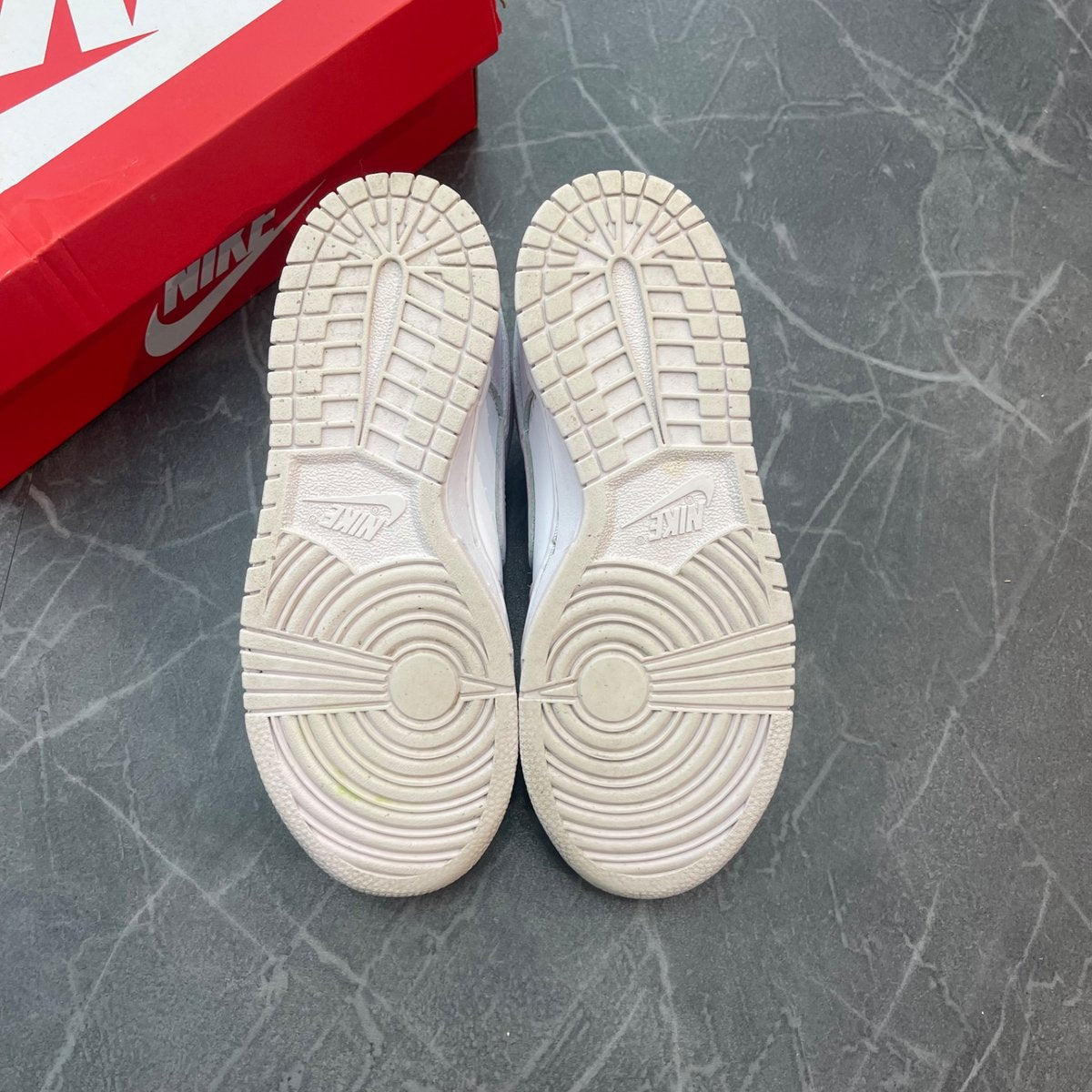 Nike Dunk Low White Light Violet (GS) (Size 4Y) (Lightly Worn)