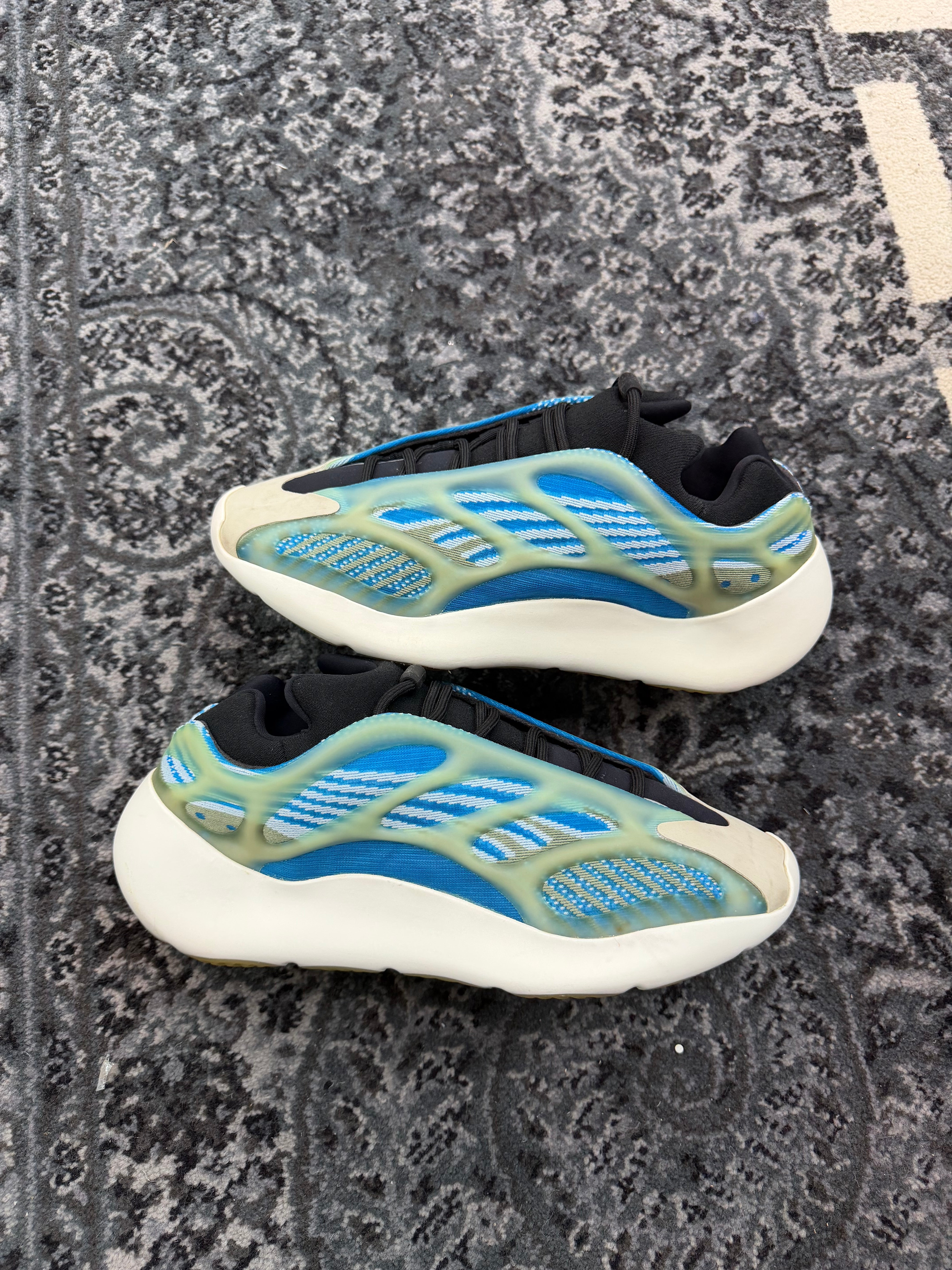 Yeezy 700 “Arzareth”