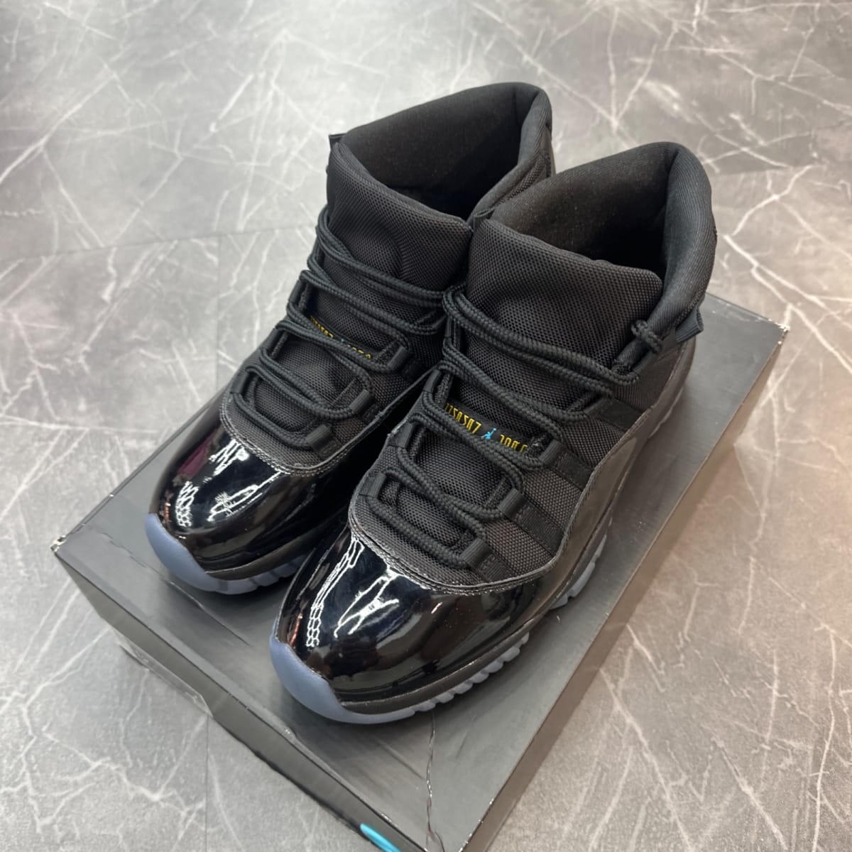 Jordan 11 Retro Gamma Blue (2025) (Size 12) (Lightly Worn) - tag