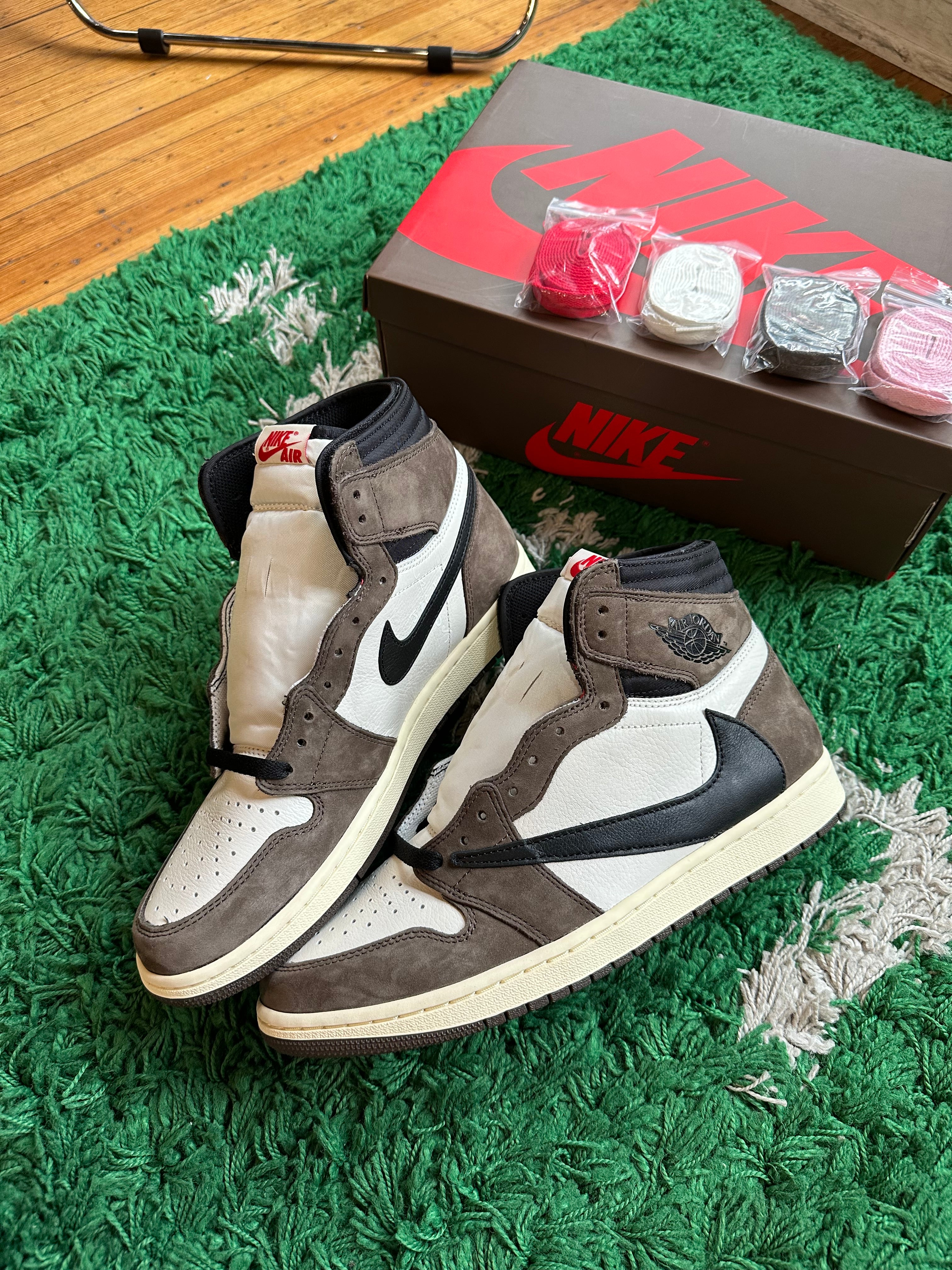 Travis Scott x Jordan 1 High “Mocha”