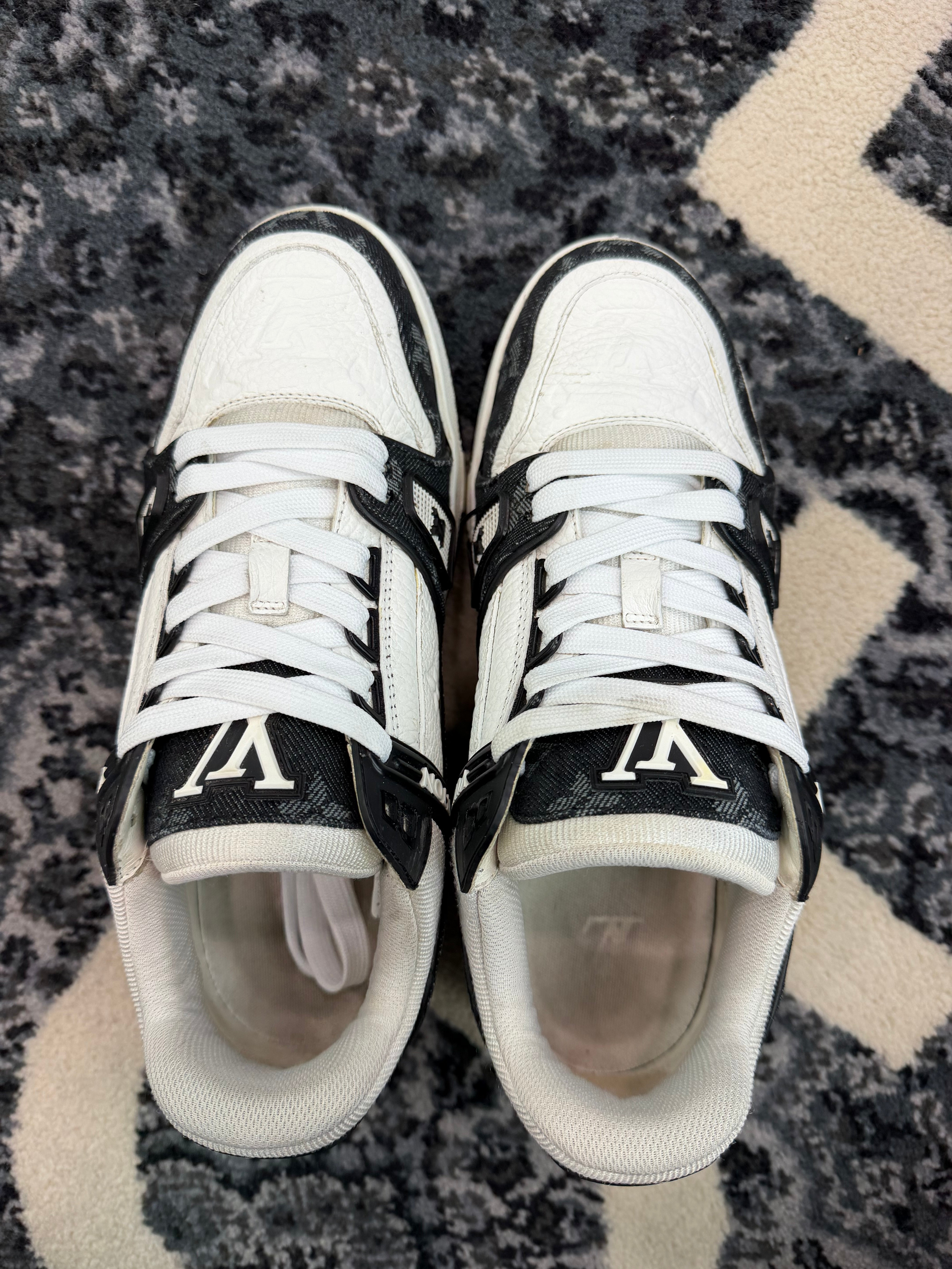 Louis Vuitton Trainer “Denim Black Monogram”