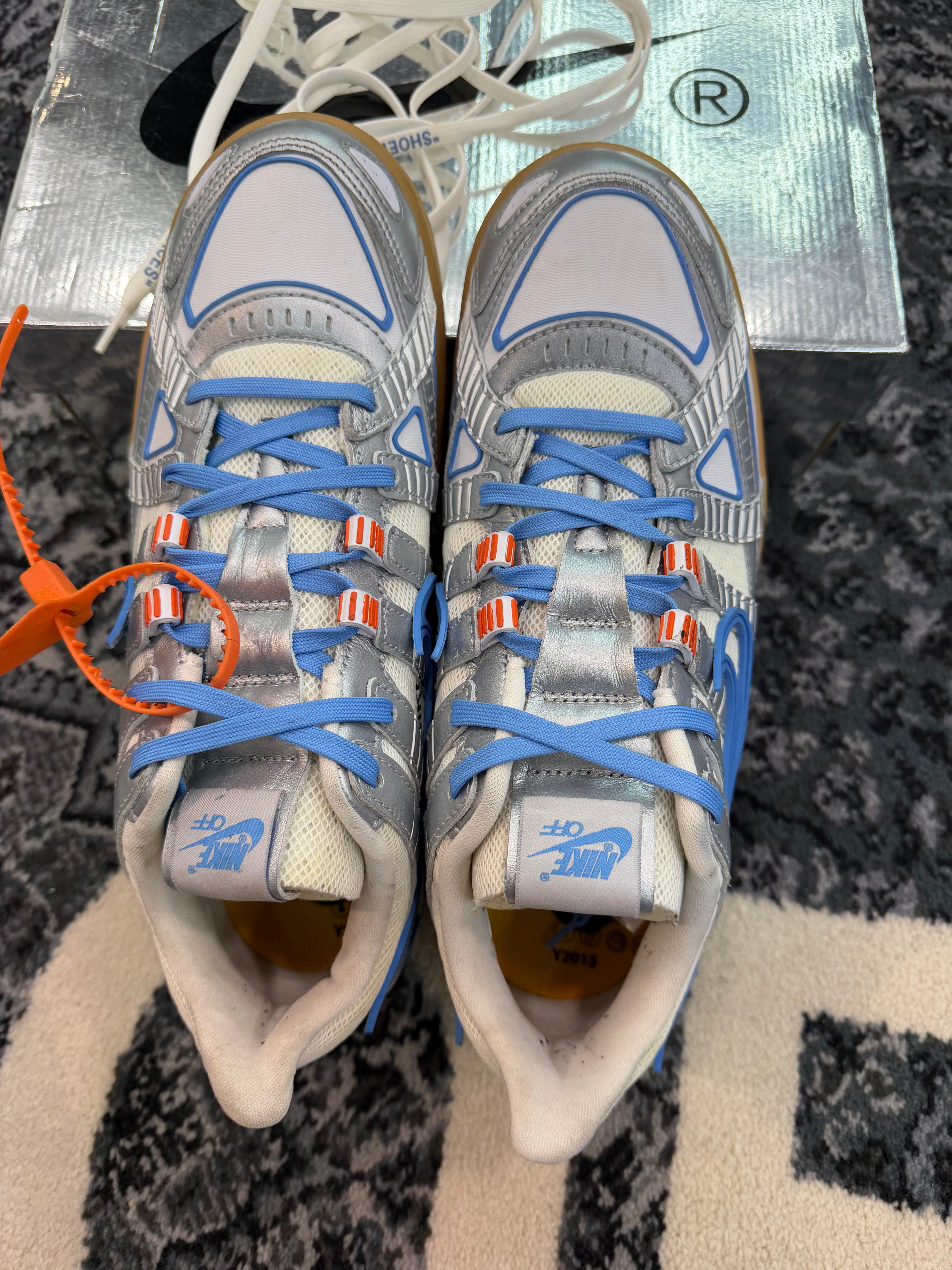 Nike Rubber Dunk Low x Off White “UNC”