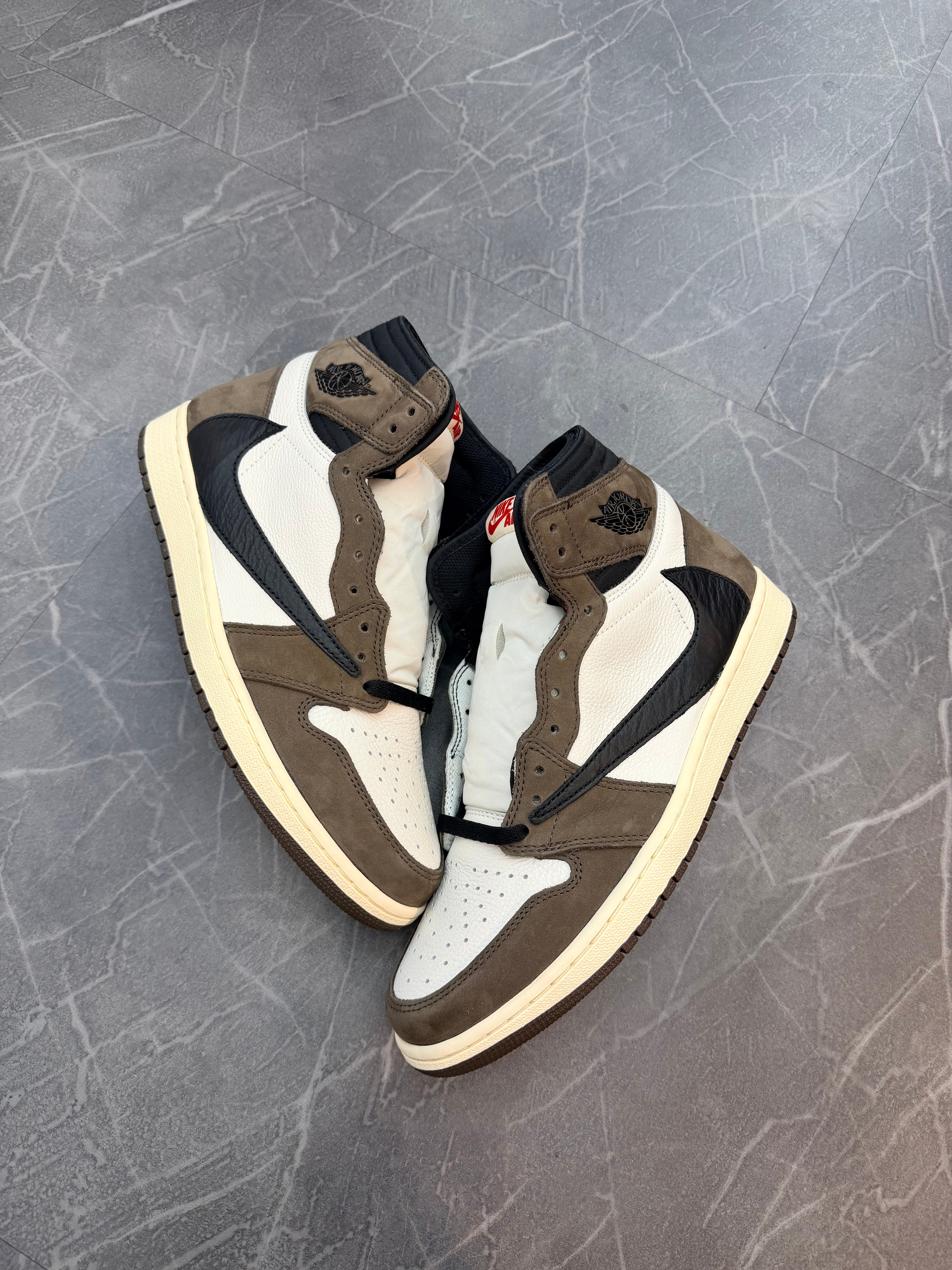Travis Scott Jordan 1 High “OG Mocha”