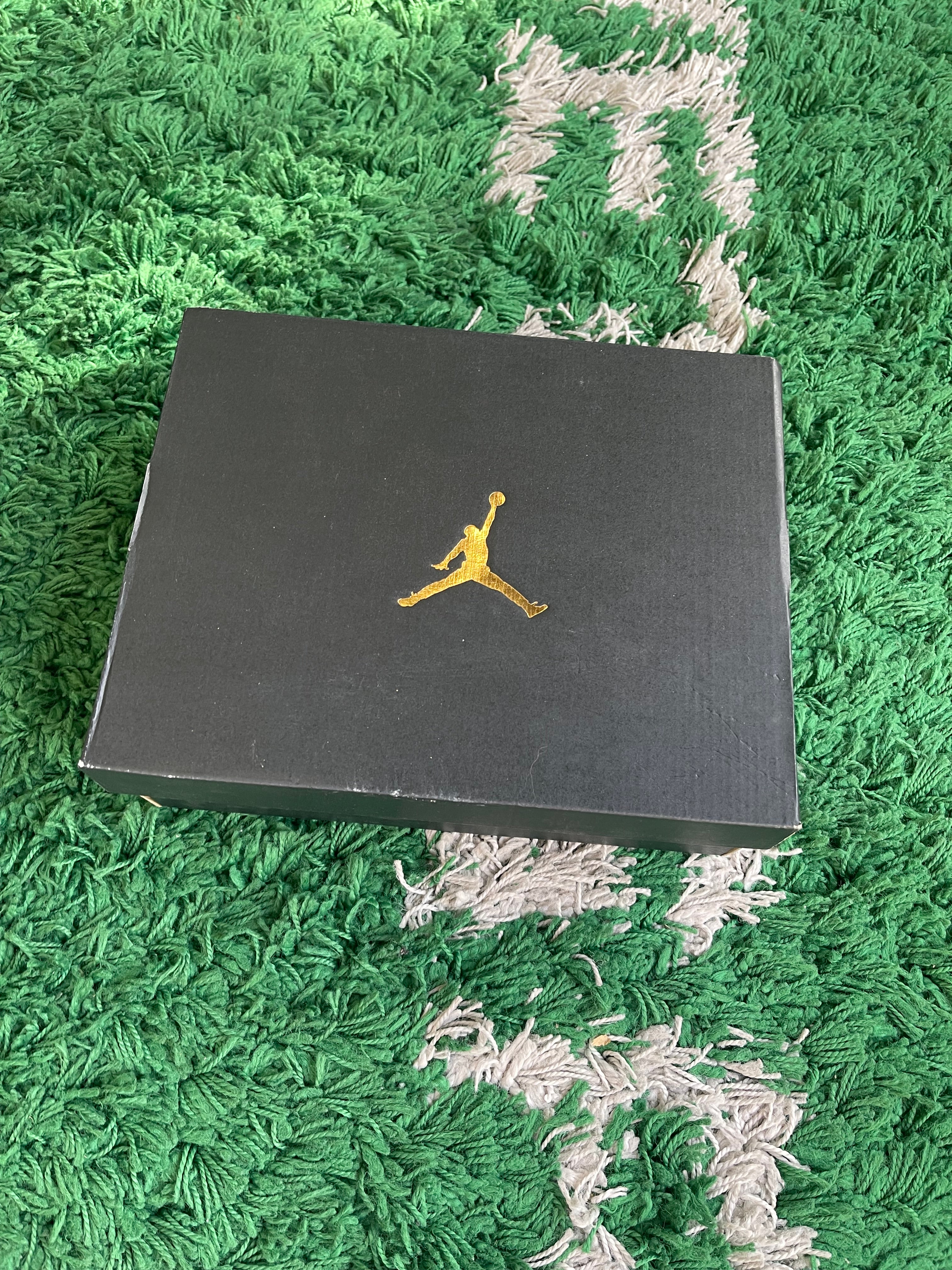 Jordan 1 Mid “Reverse Panda”