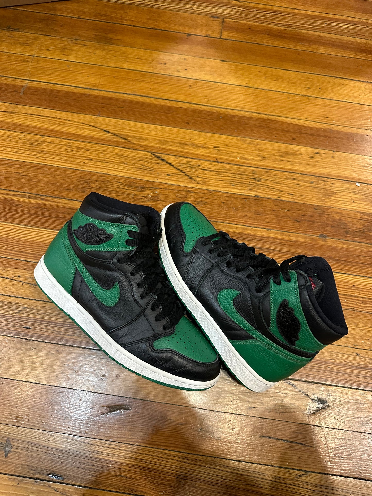 Jordan 1 High “Pine Green Black”