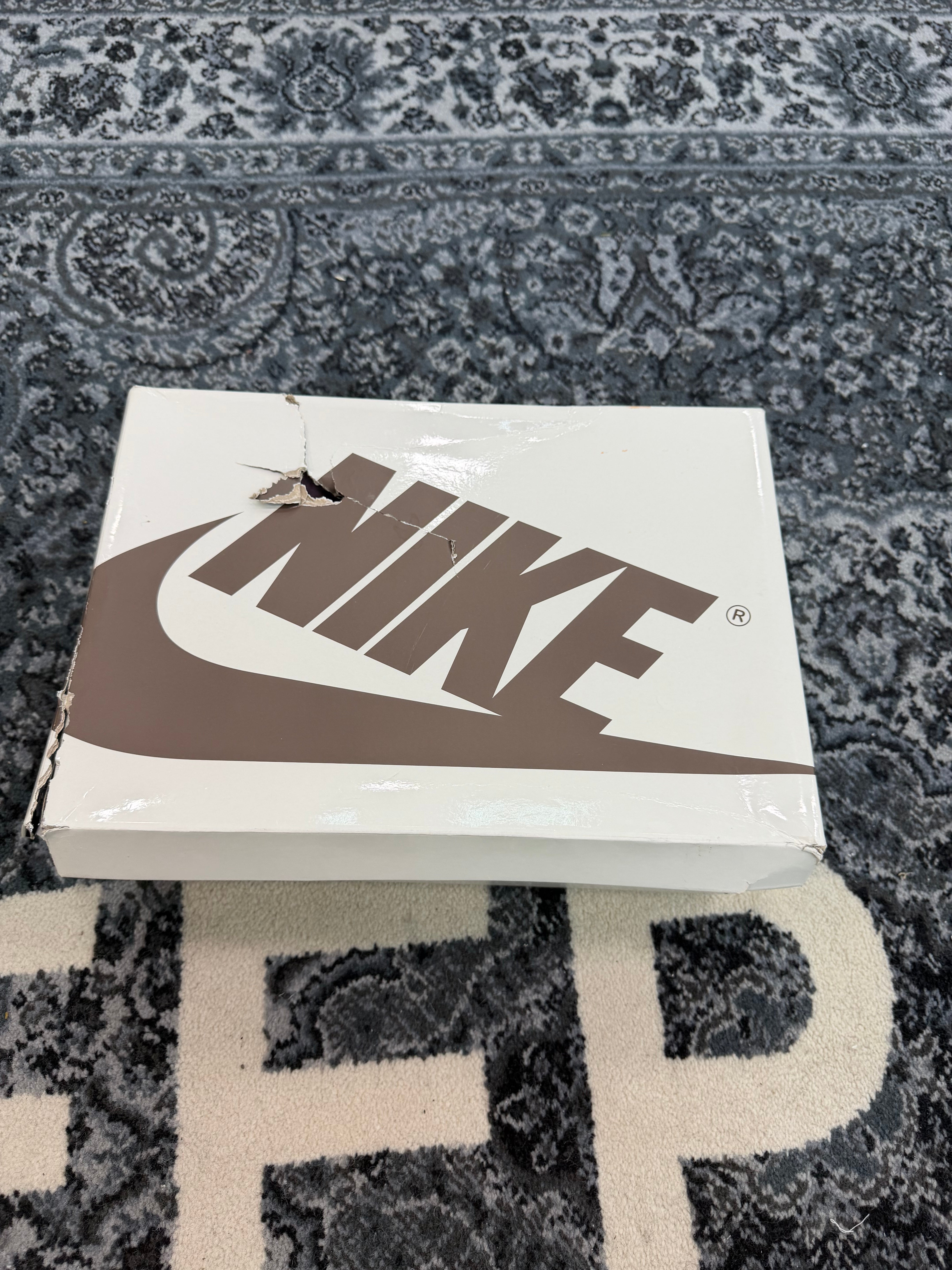 Jordan 1 Low Travis Scott “Velvet Brown”