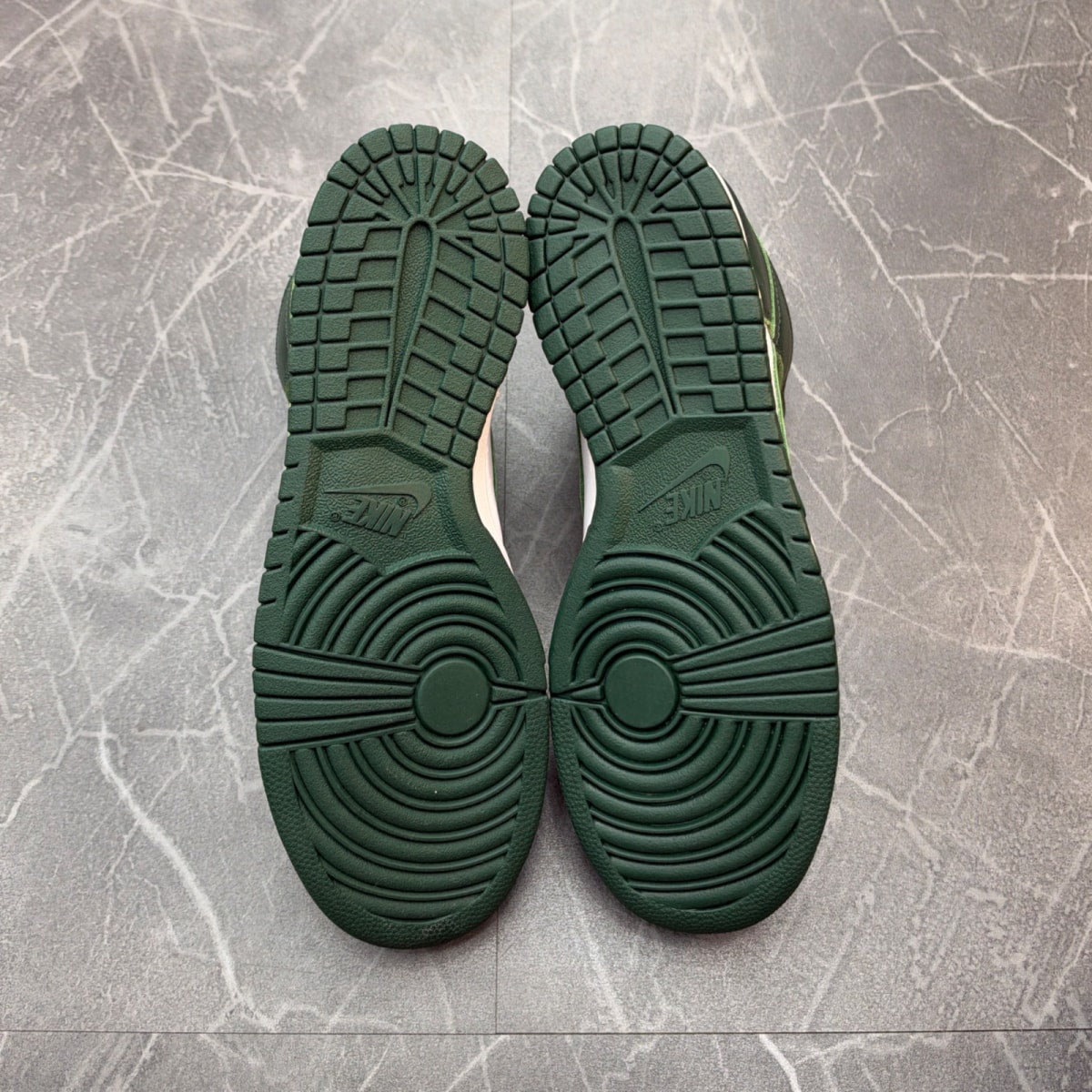 Nike Dunk High Spartan Green - Image 4