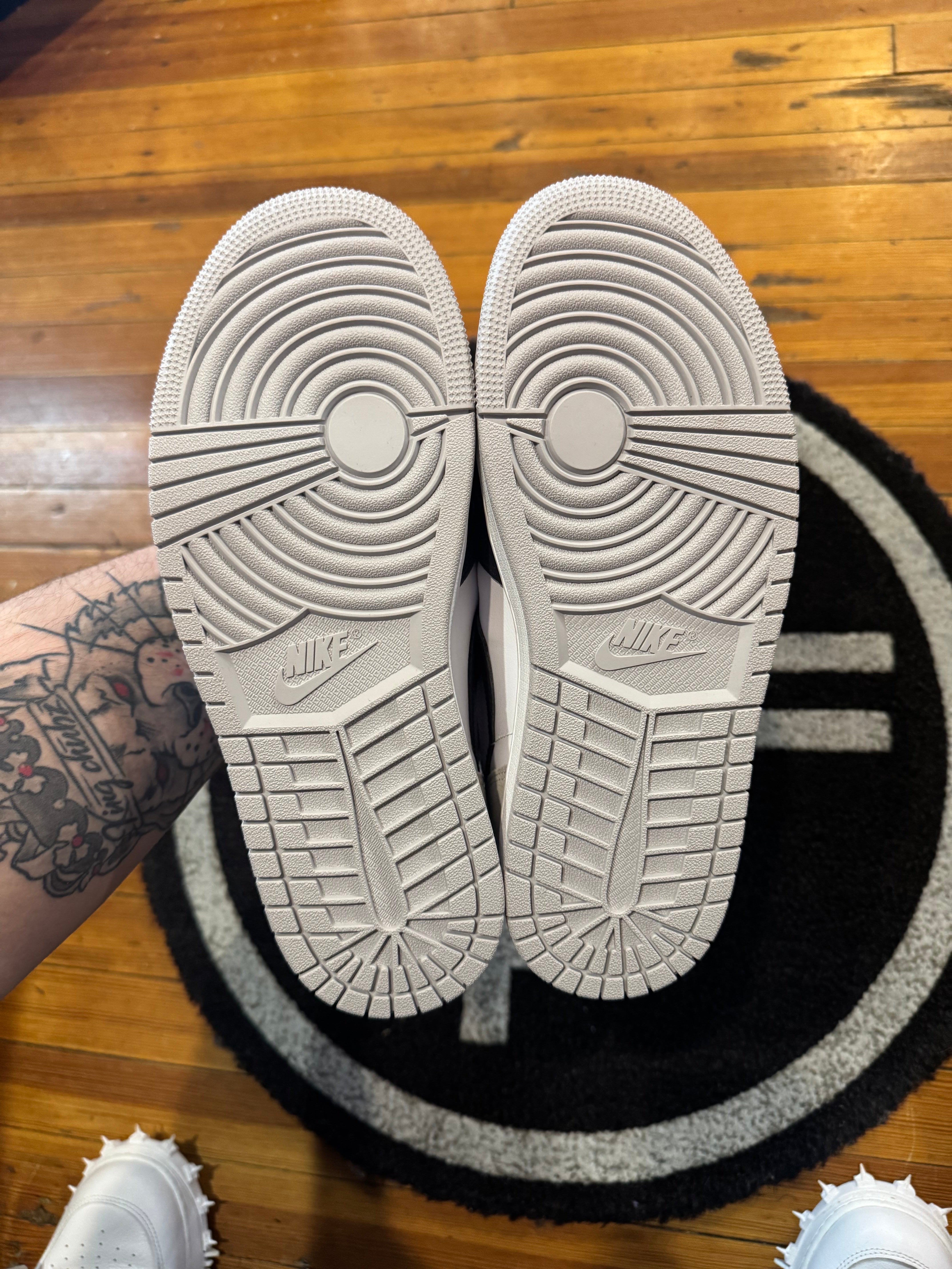 Jordan 1 “Bleached Coral”