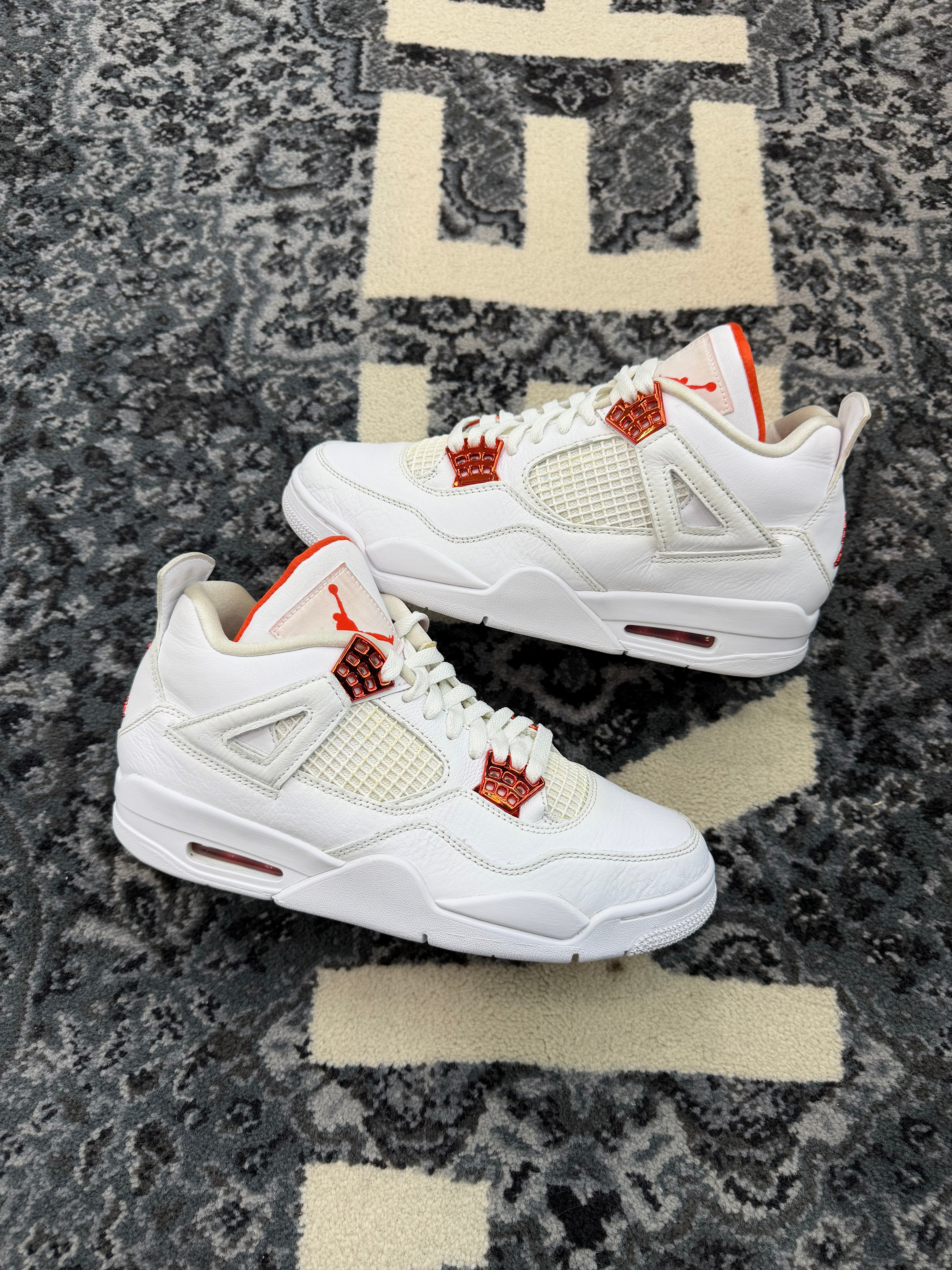 Jordan 4 “Metallic Orange”