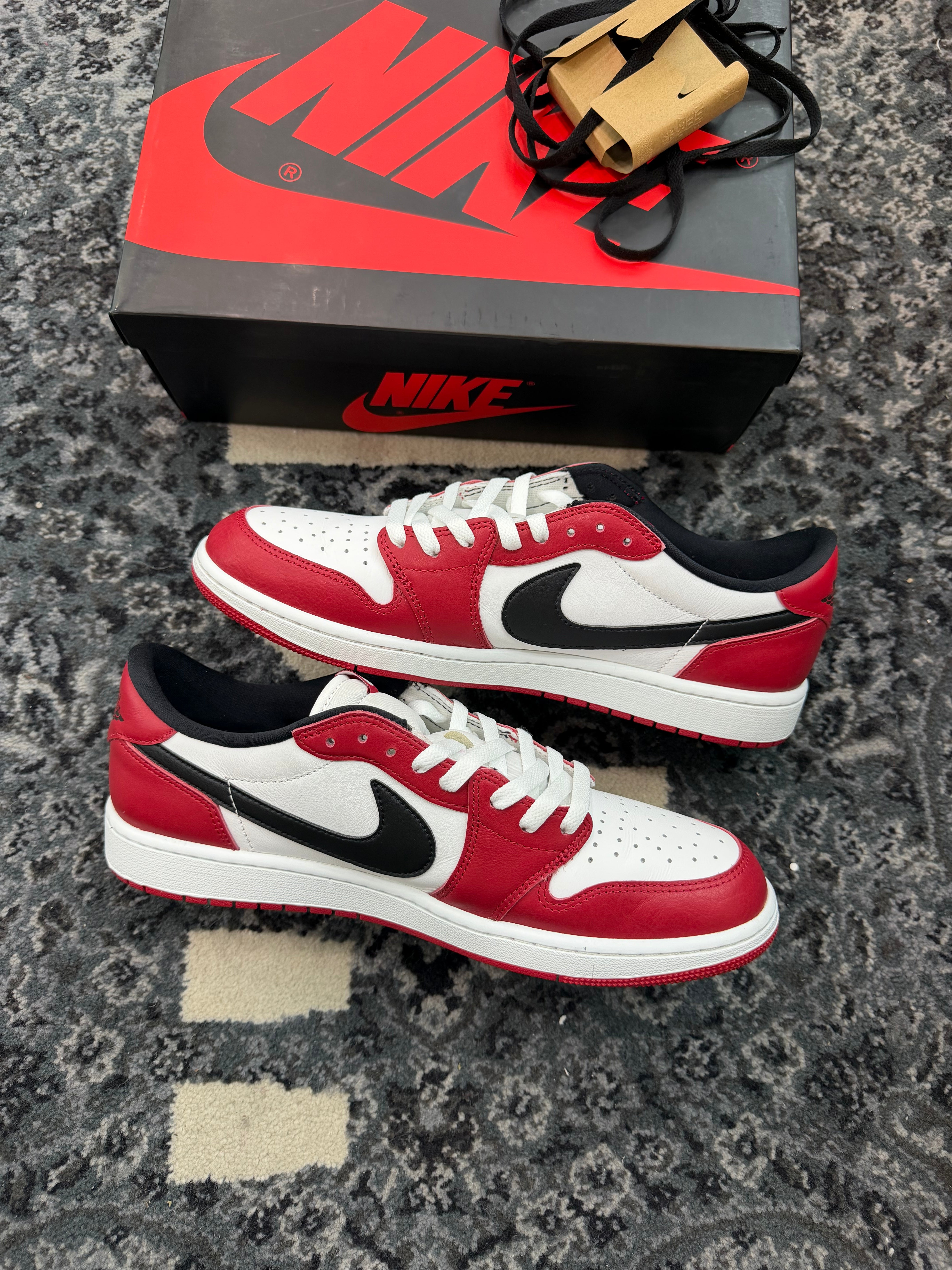 Jordan 1 Low “Chicago”