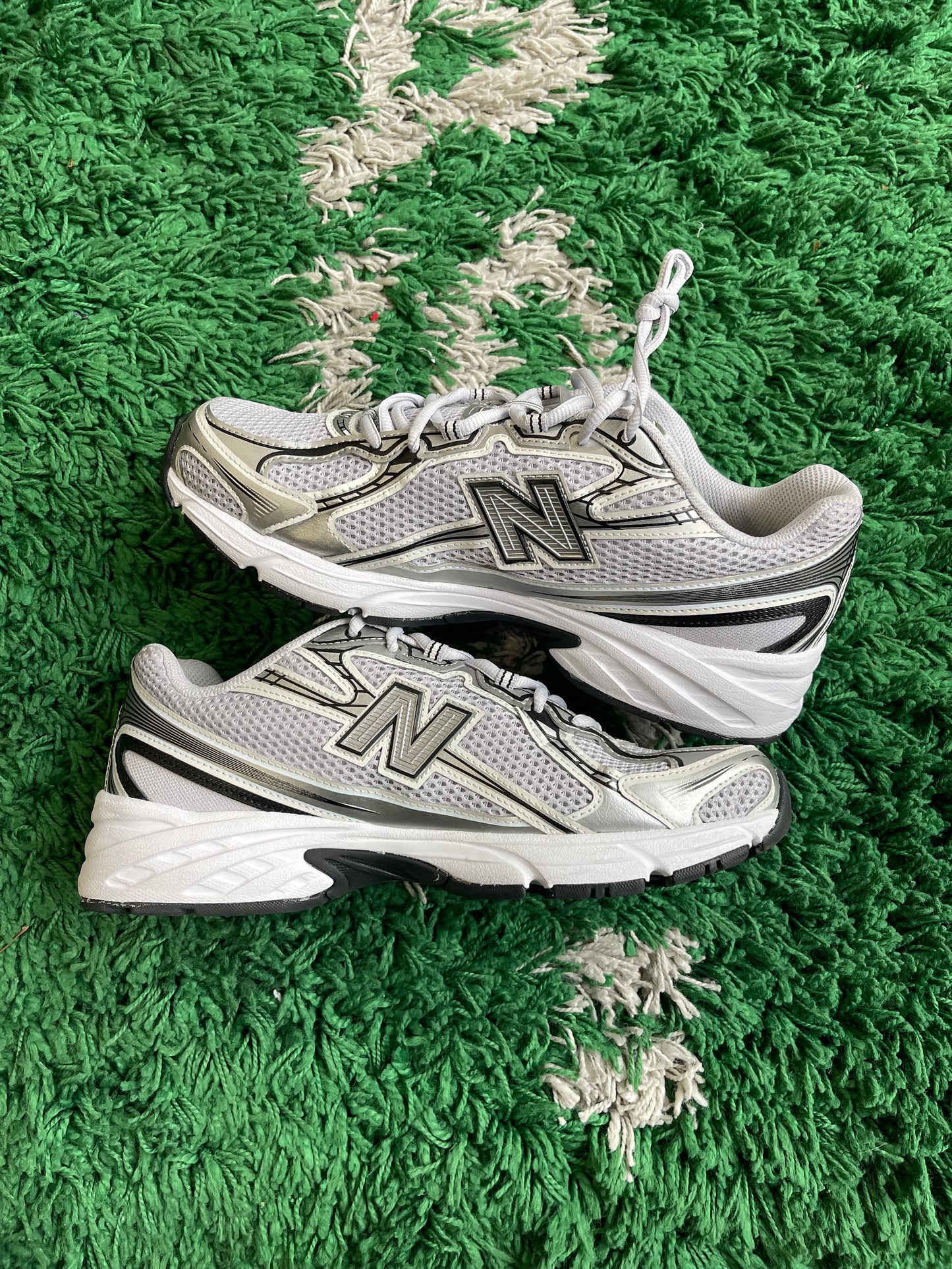New Balance 740 “Pearl Grey White”