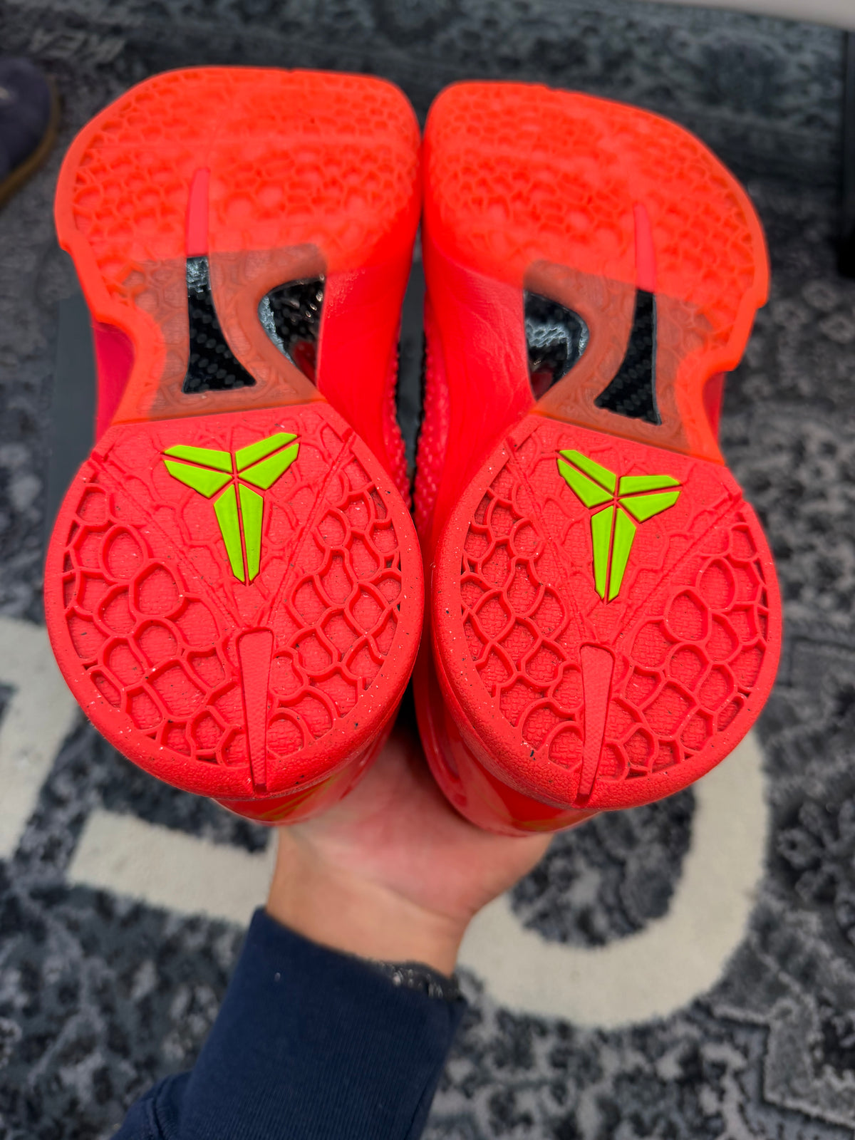 Kobe 6 Protro “Reverse Grinch”
