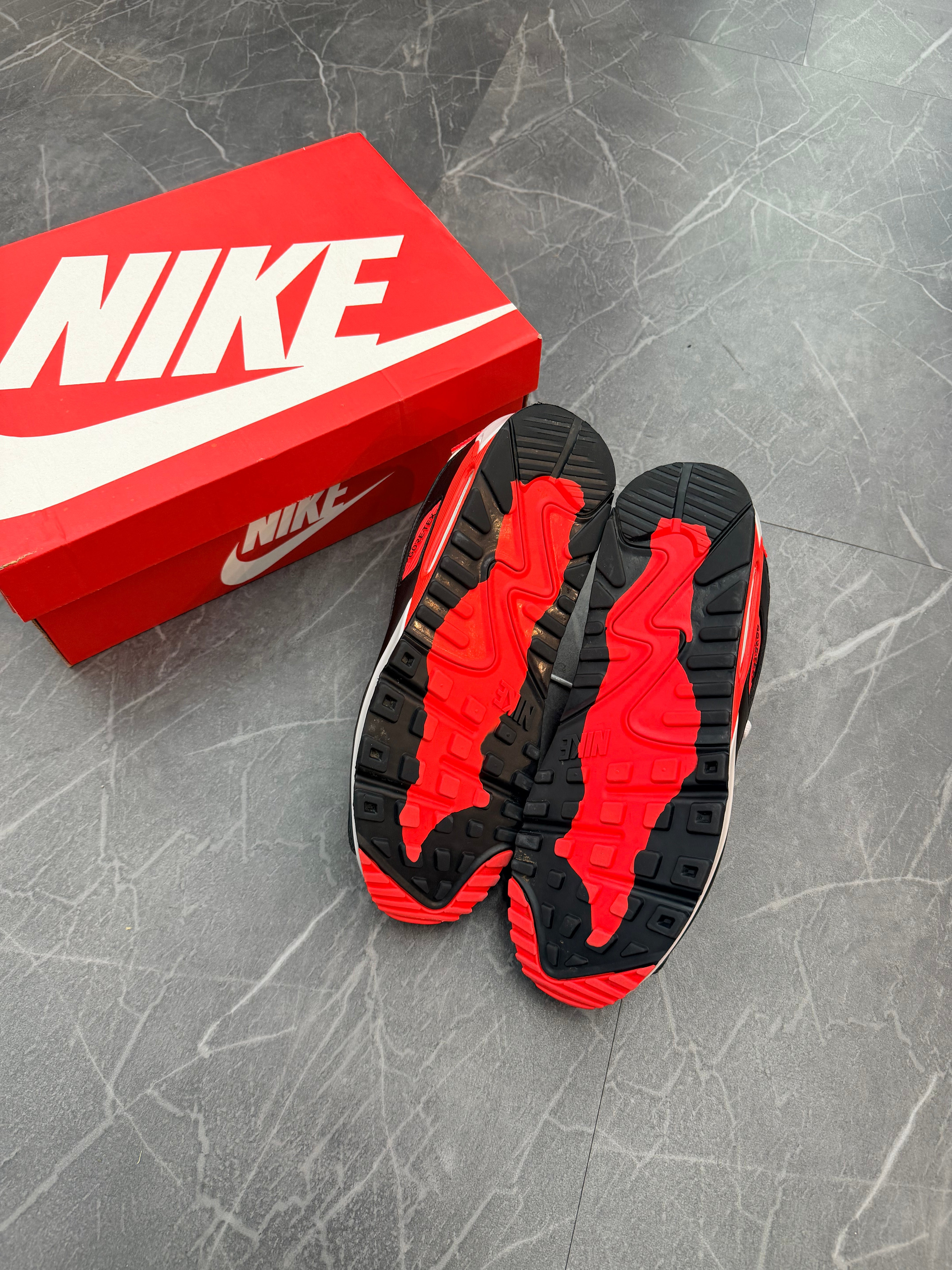 Nike Air Max 90 Gore-Tex Infrared