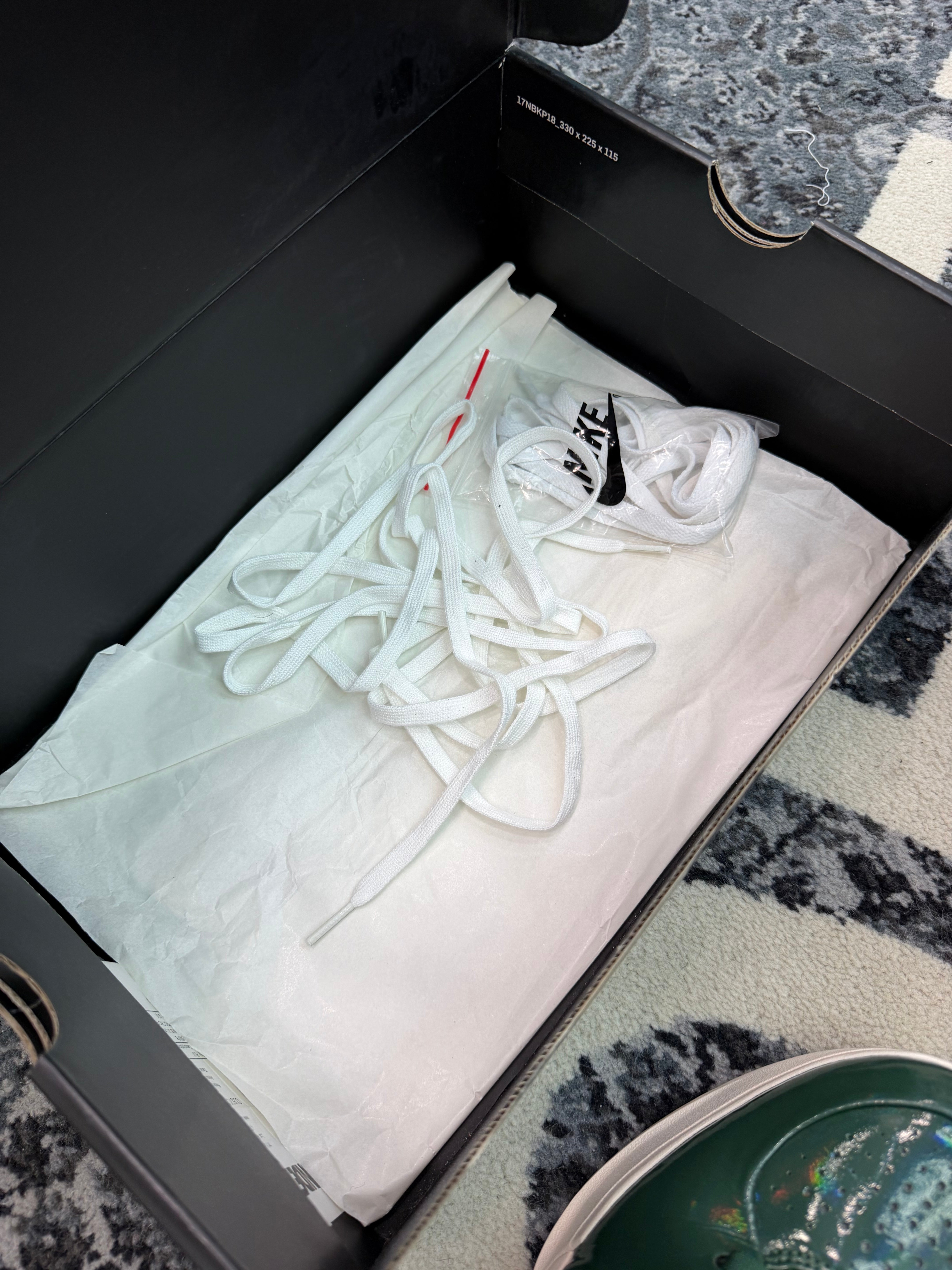 Kobe 4 Protro x Undefeated “Milwaukee Bucks”