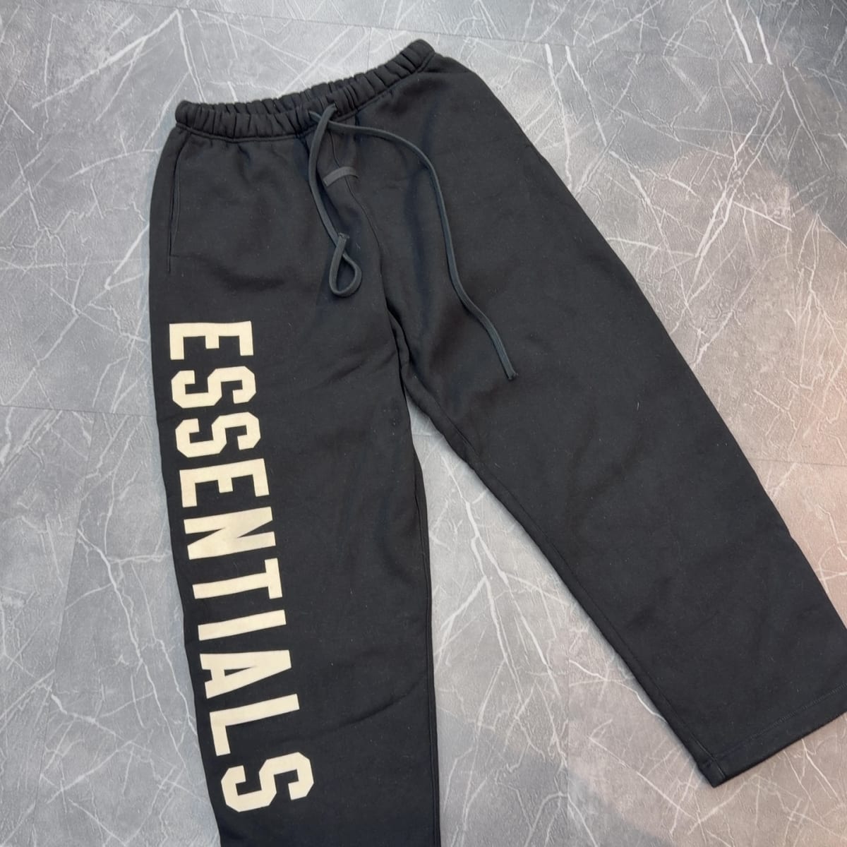 Fear of God Essentials Fleece Relaxed Sweatpant Black (Size S) (Lightly Worn)