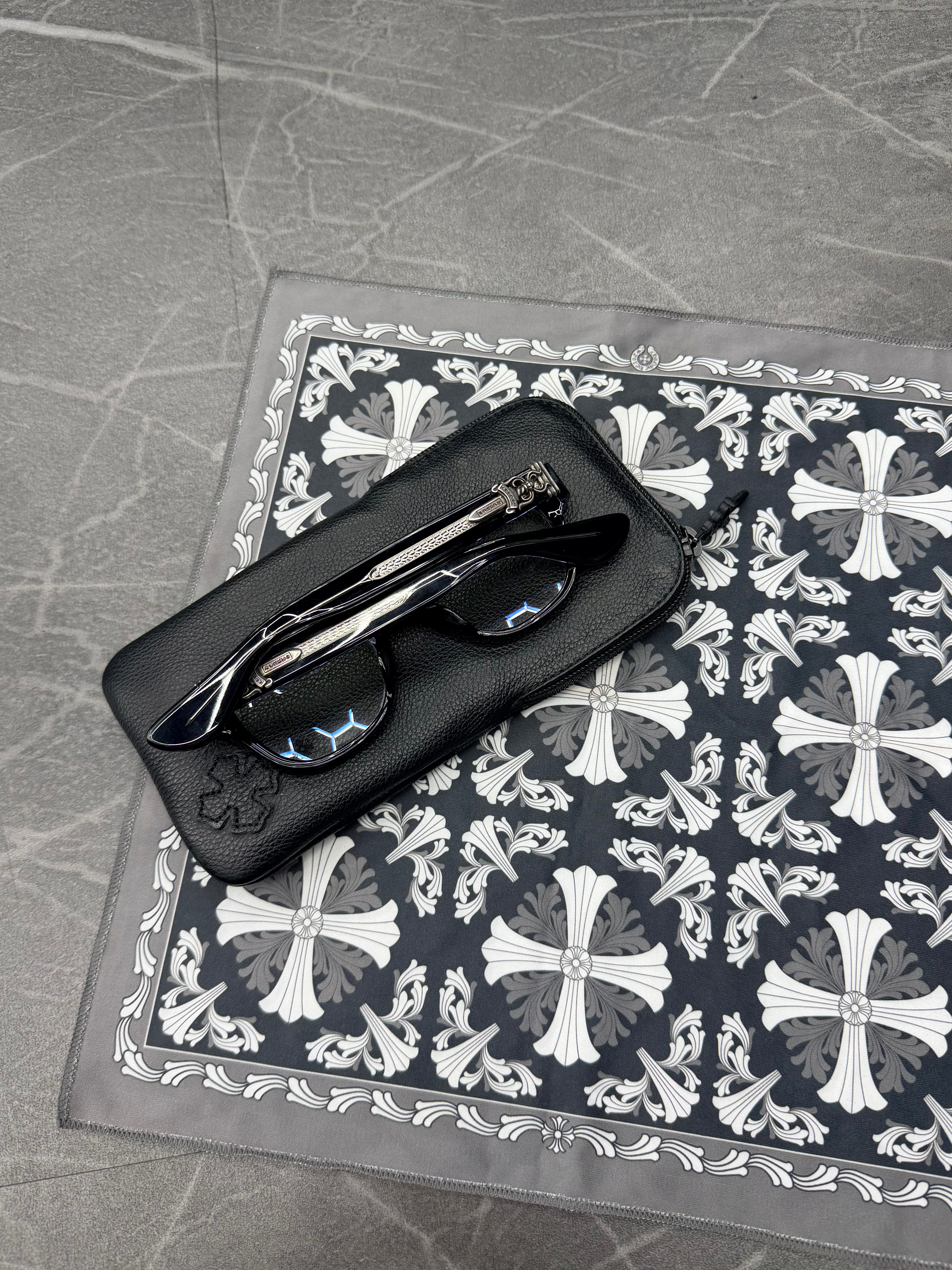 Chrome Hearts Cuntvoluted Glasses Black
