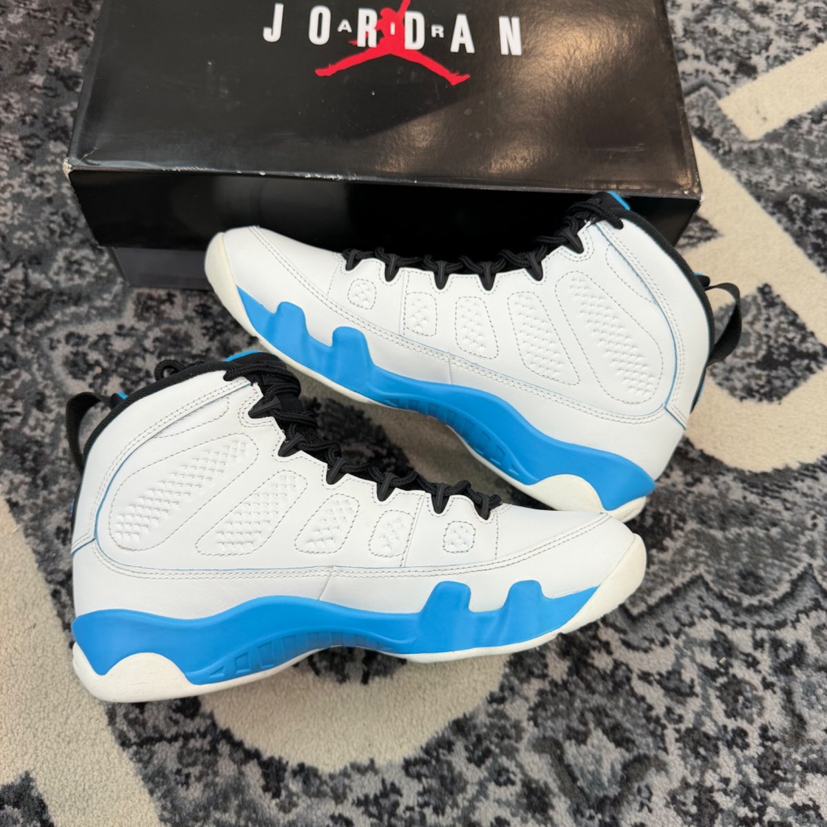 Jordan 9 Retro Powder Blue (2024) (Size 8) (Lightly Worn)