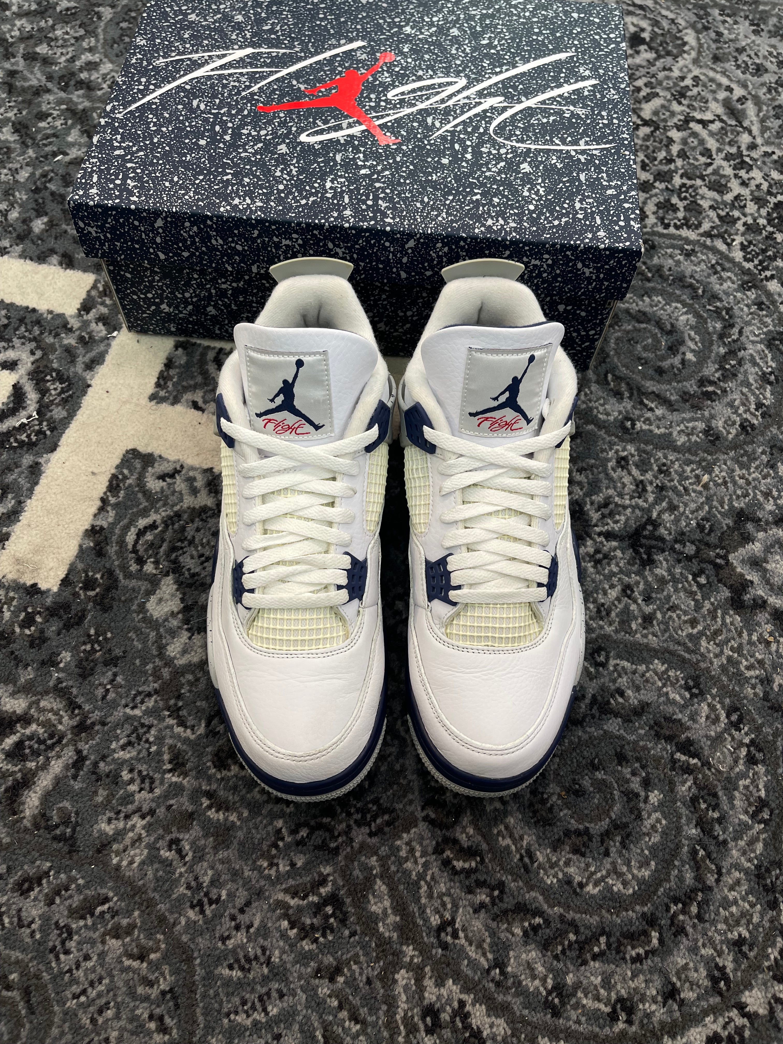 Jordan 4 “Midnight Navy”