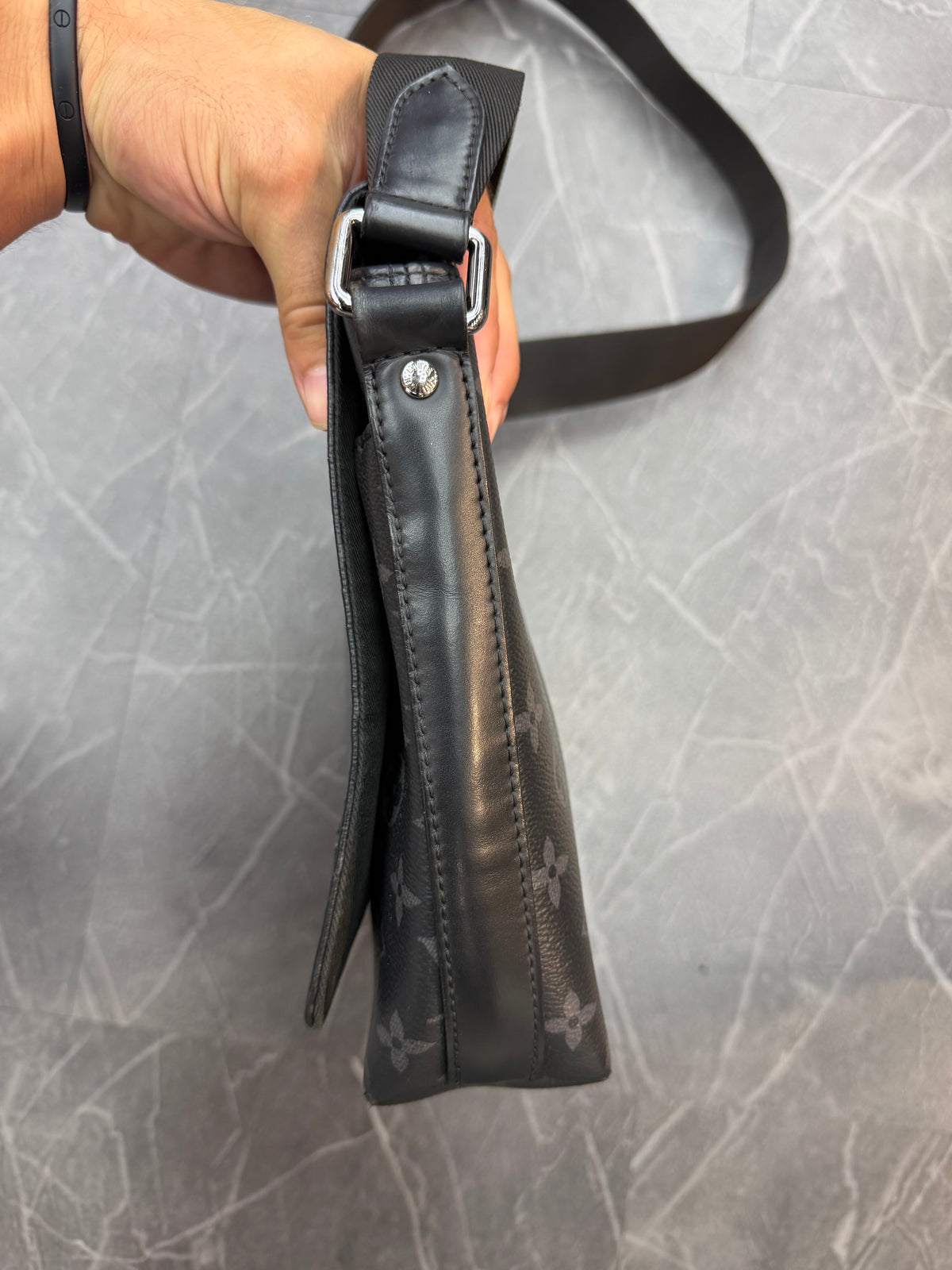 Louis Vuitton Messenger Bag