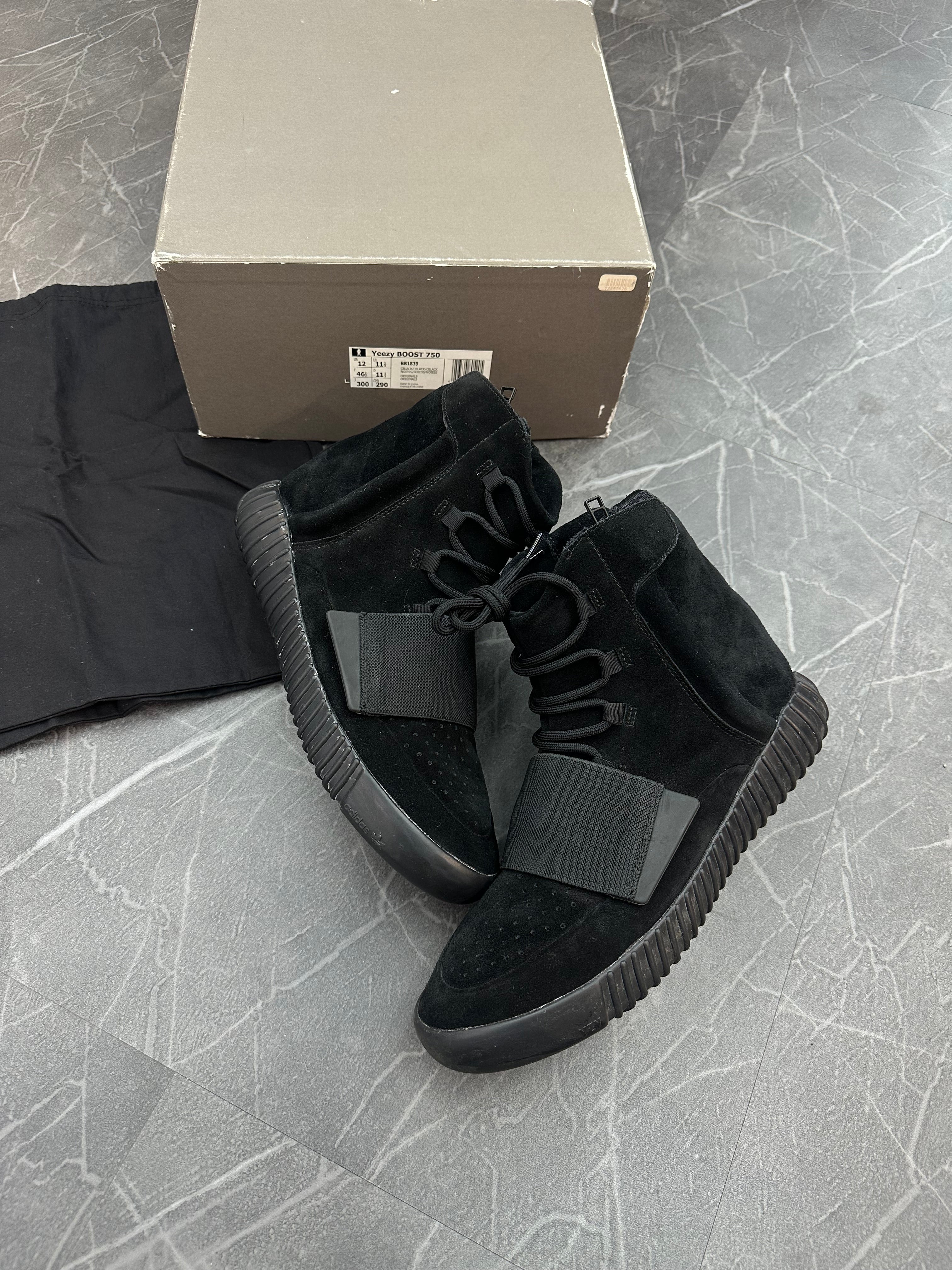 Yeezy Boost 750 “Triple Black”