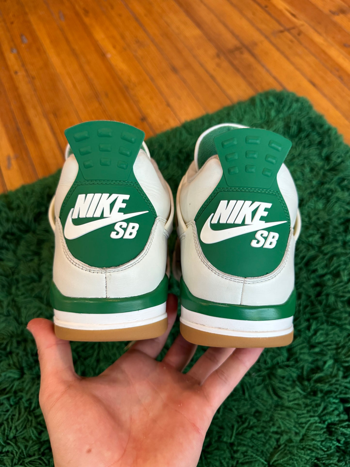 Jordan 4 SB “Pine Green”