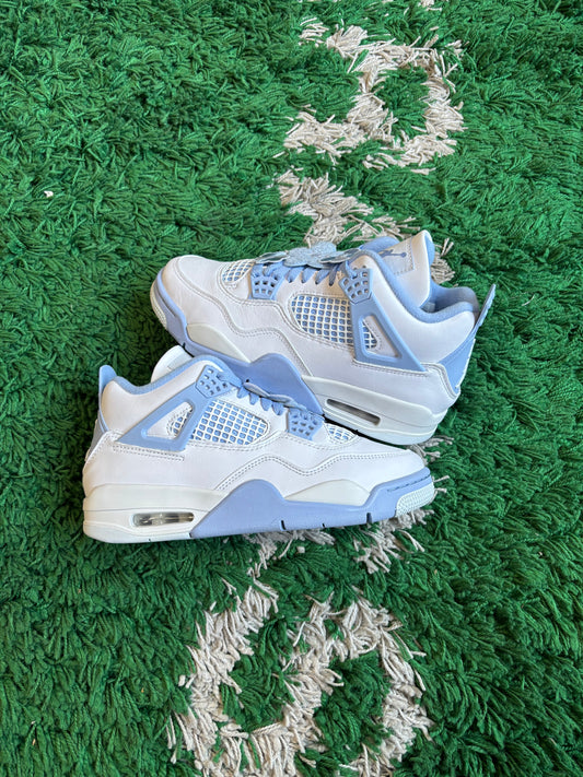 Jordan 4 “Forget Me Not”