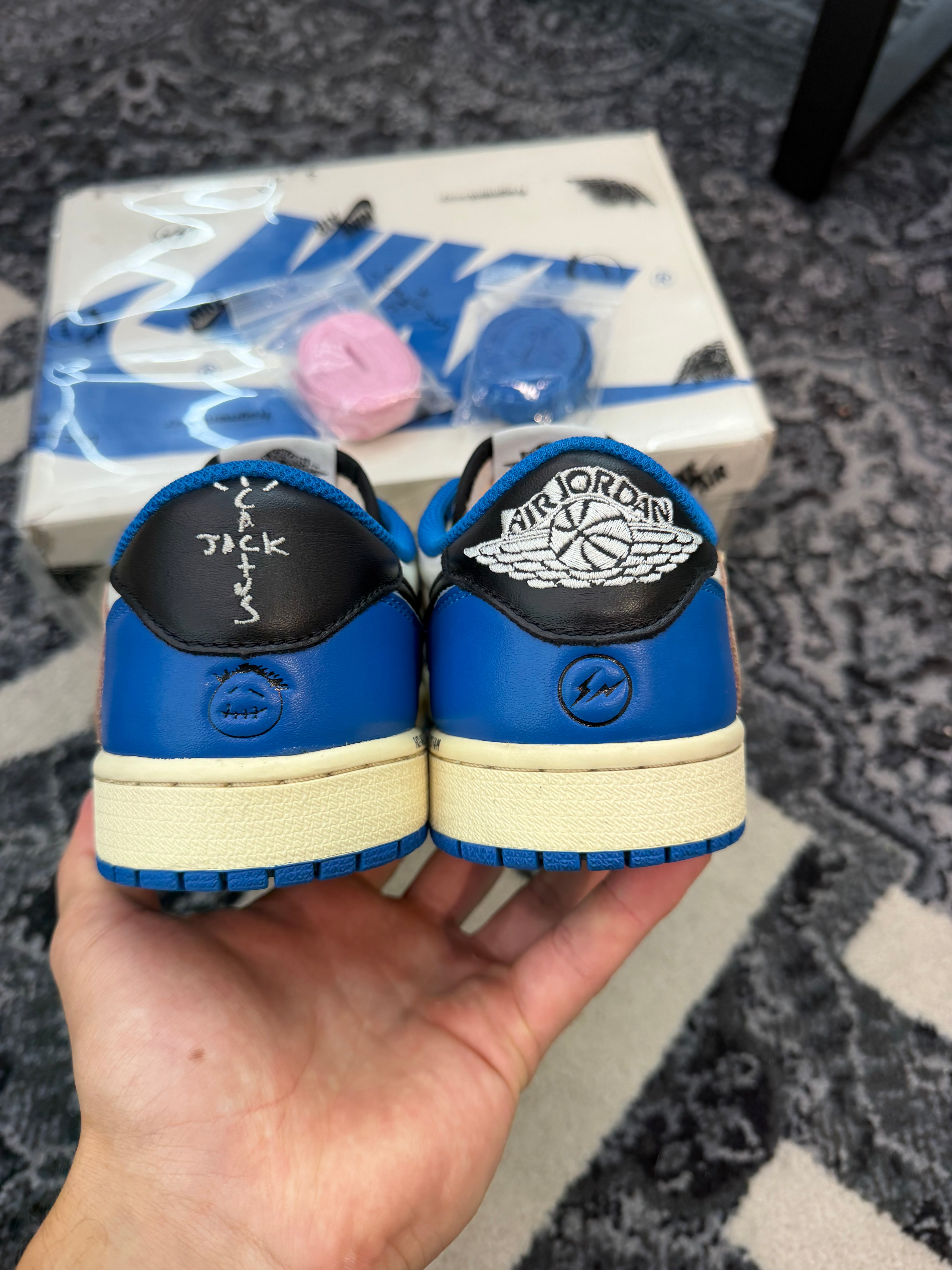 Jordan 1 Low x Travis Scott “Fragment”