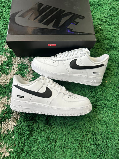 Nike Air Force 1 Low Supreme “White Black”