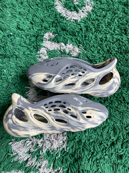 Yeezy Foam Runner MXT “Moon”