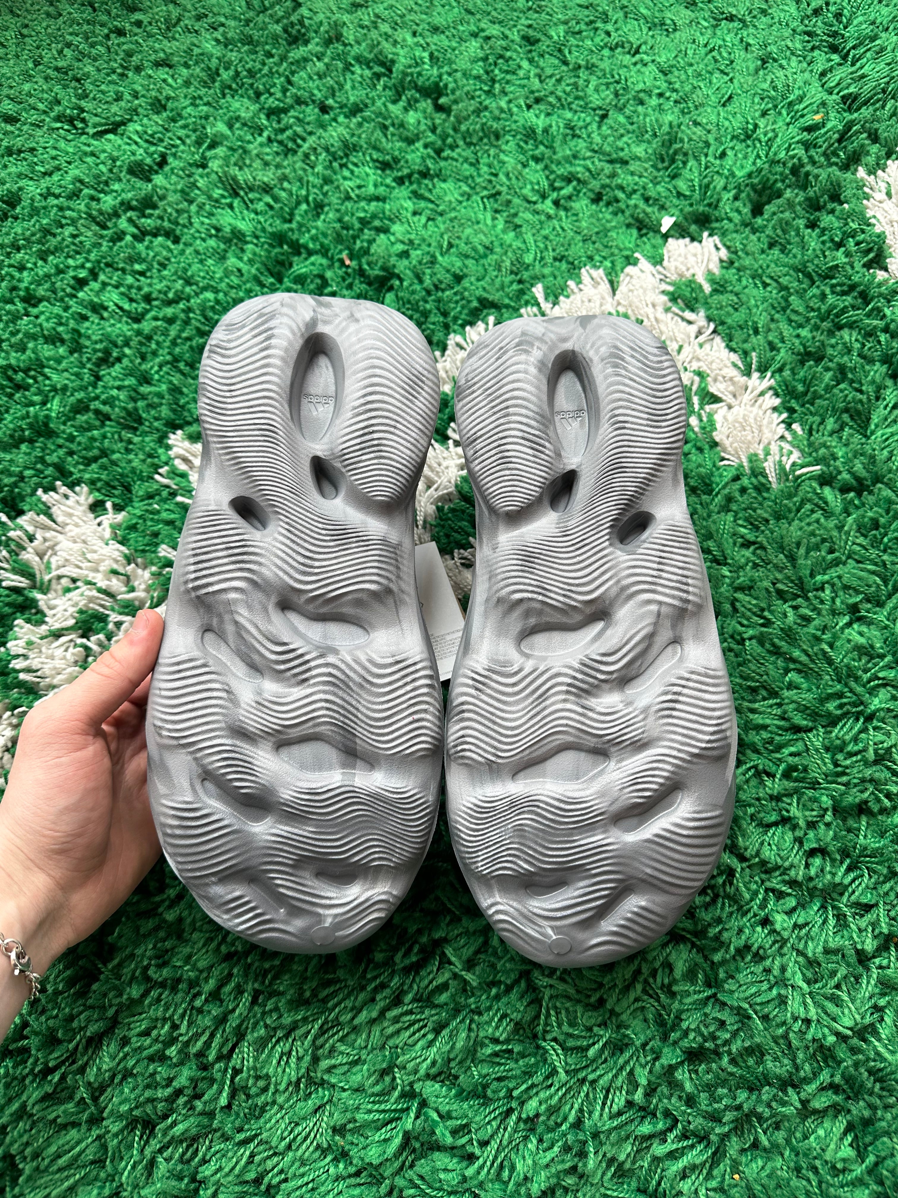 Yeezy Foam Runner “MX Granite”