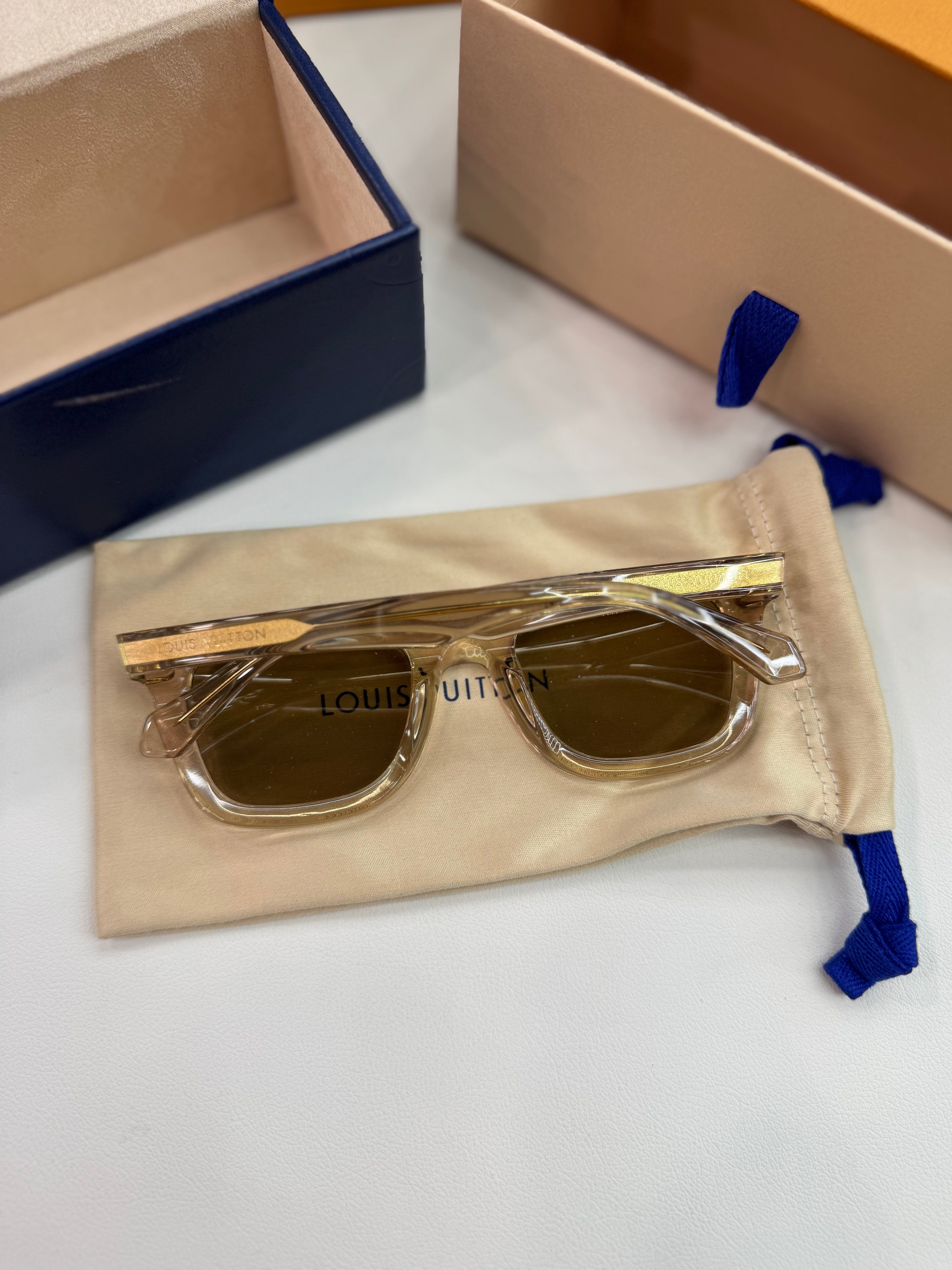 LV Heritage Square Sunglasses Champagne