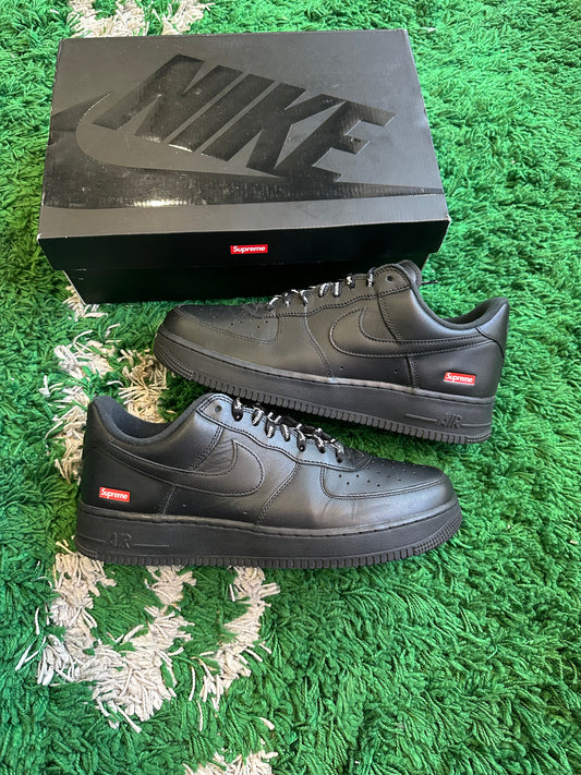 Nike Air Force 1 Low Supreme “Black”