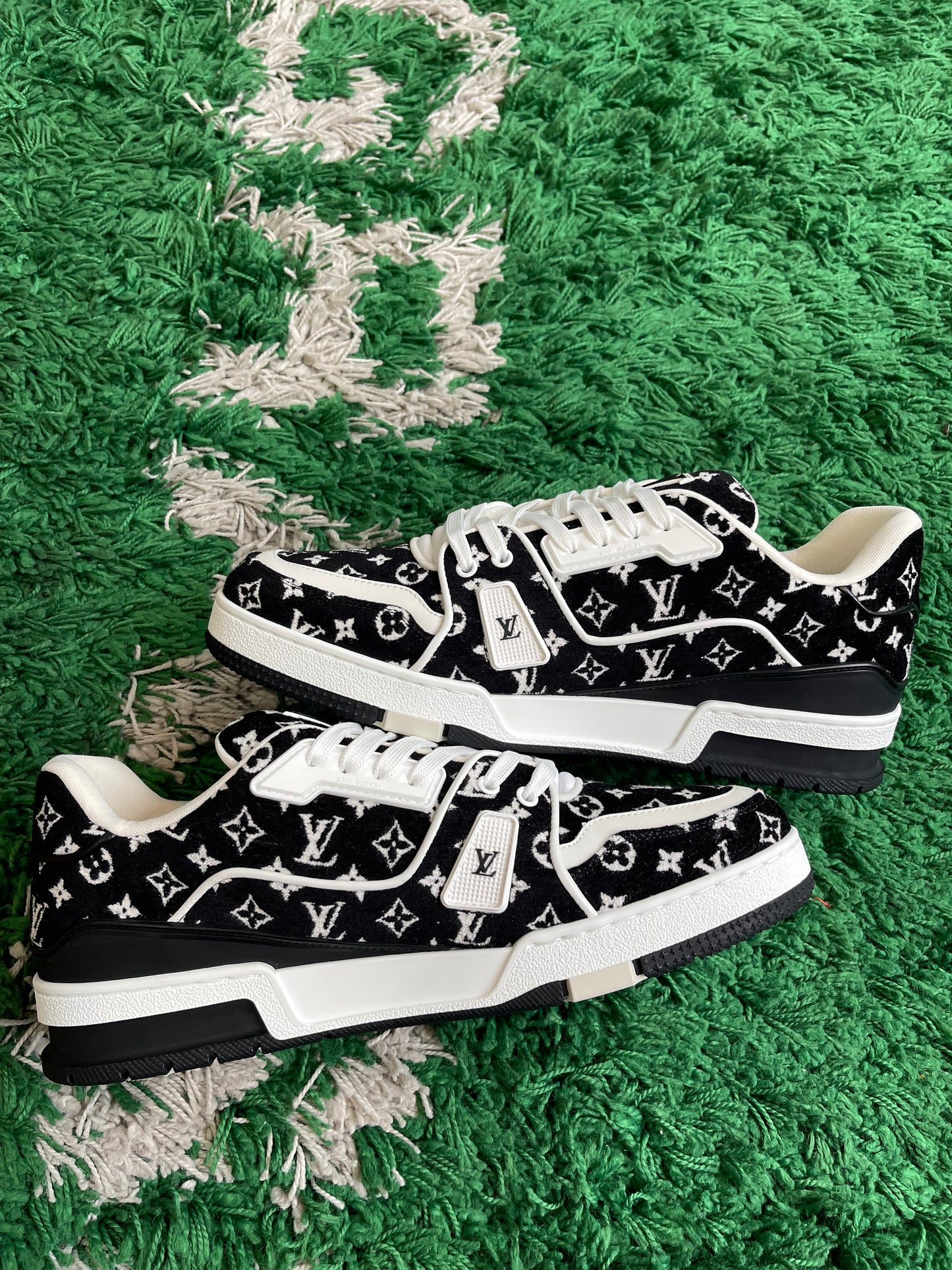 Louis Vuitton Trainer “Black Monogram Textile”