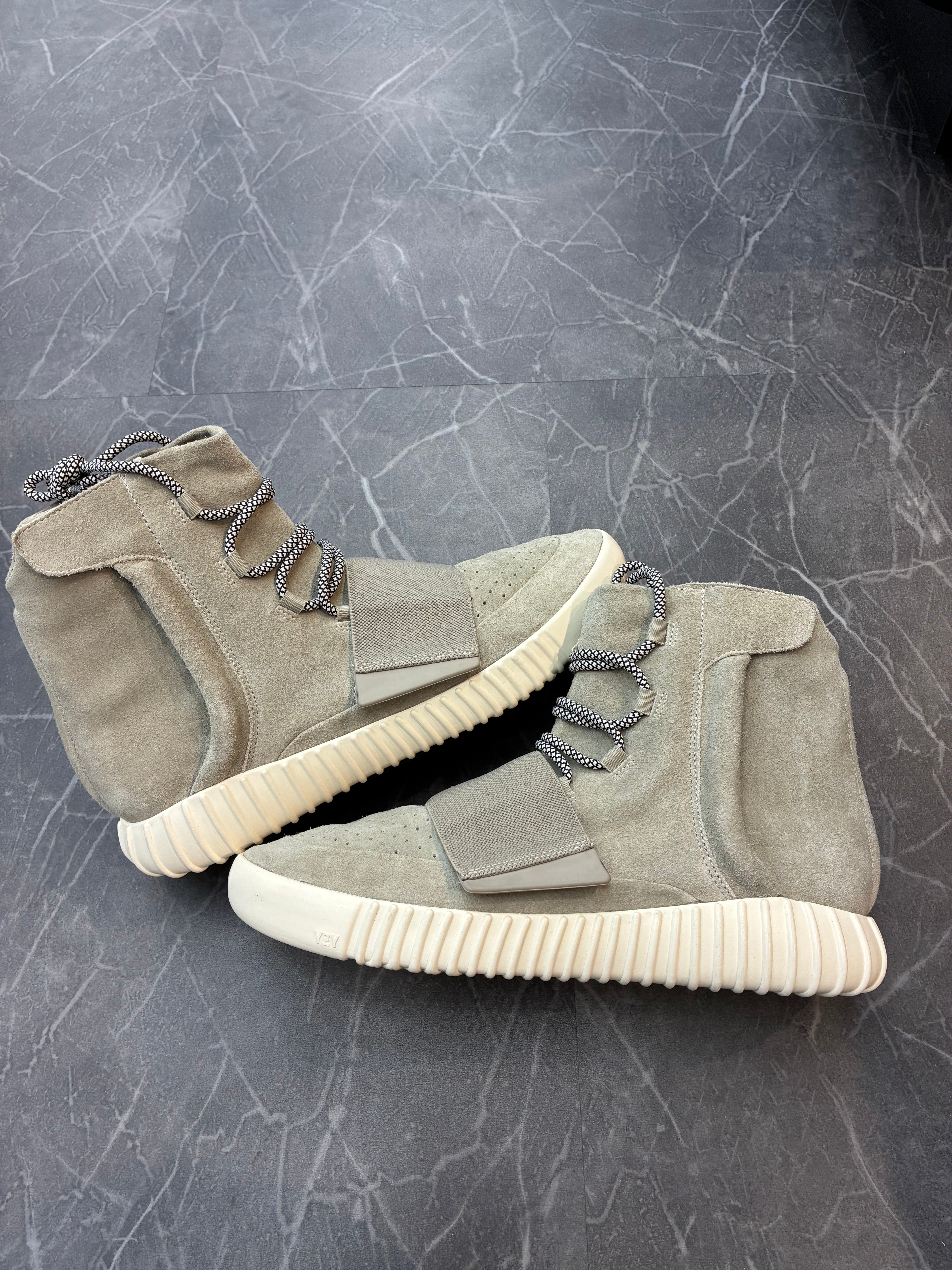 Yeezy 750 “OG Light Brown”