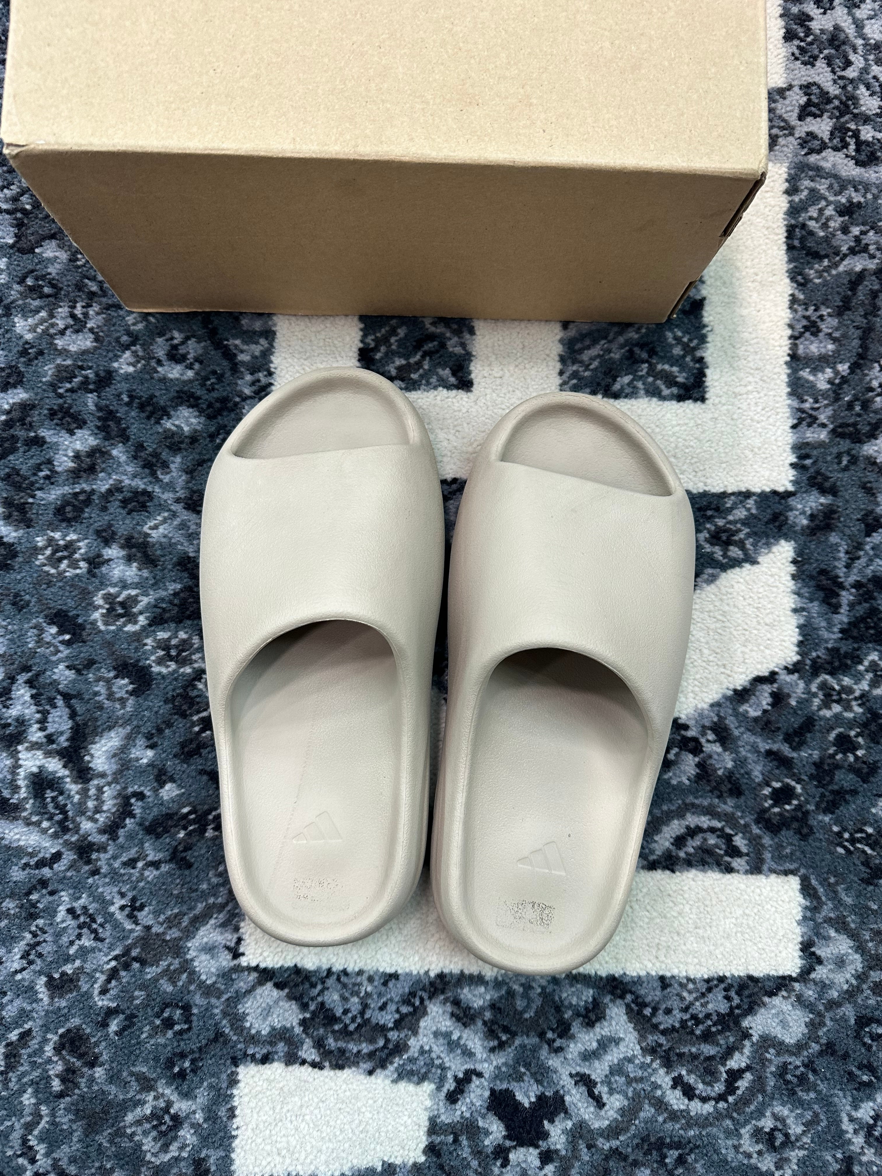 Yeezy Slide “Pure”