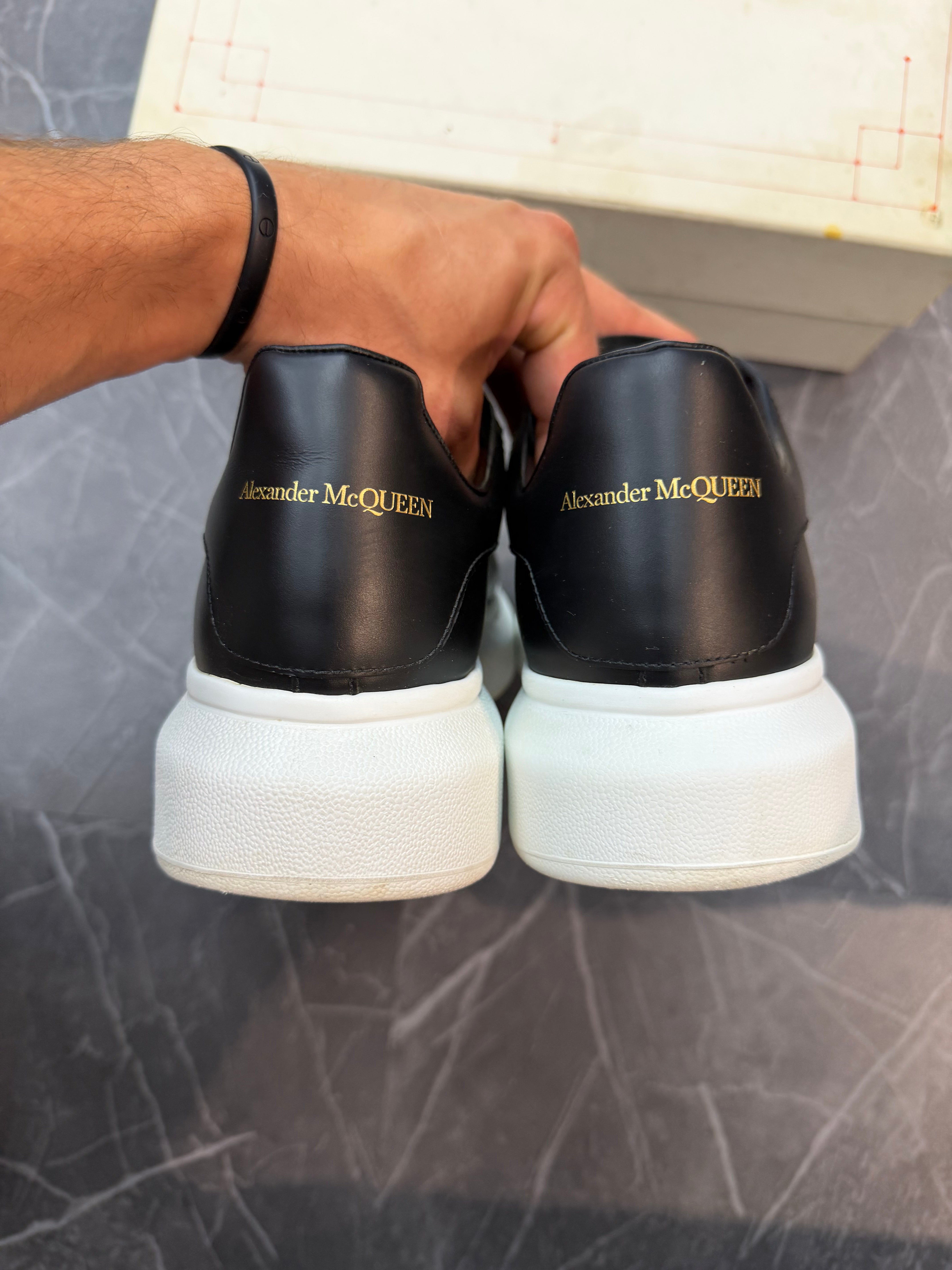 Alexander Mcqueen Low “Black White”
