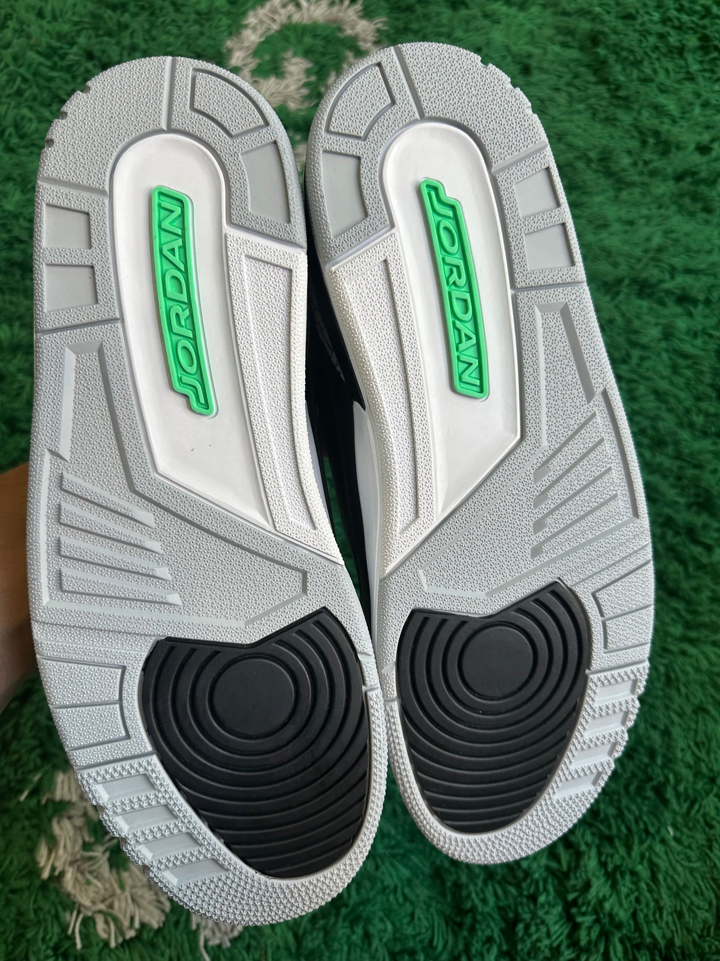 Jordan 3 “Green Glow”
