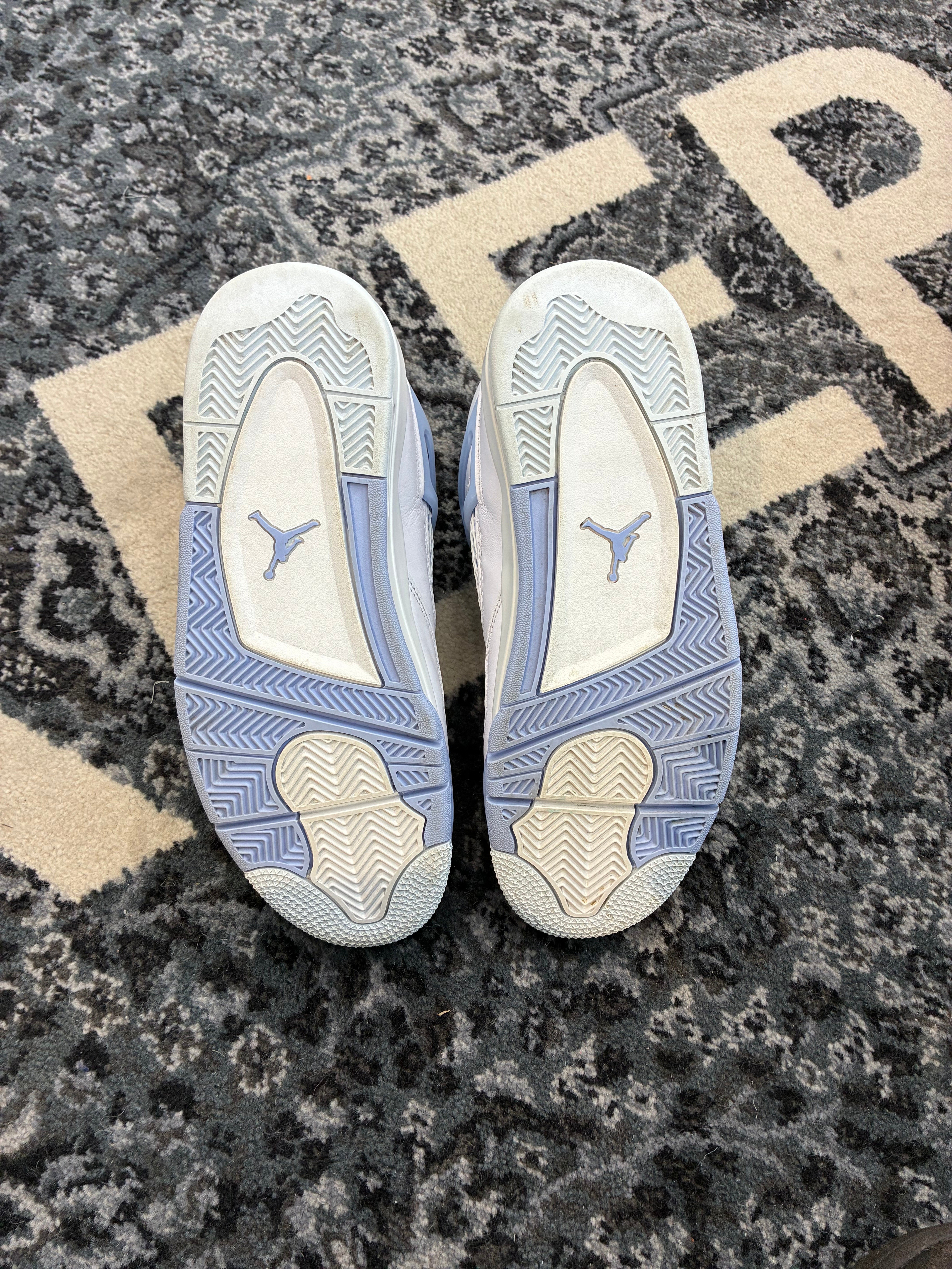 Jordan 4 “Forget Me Not”