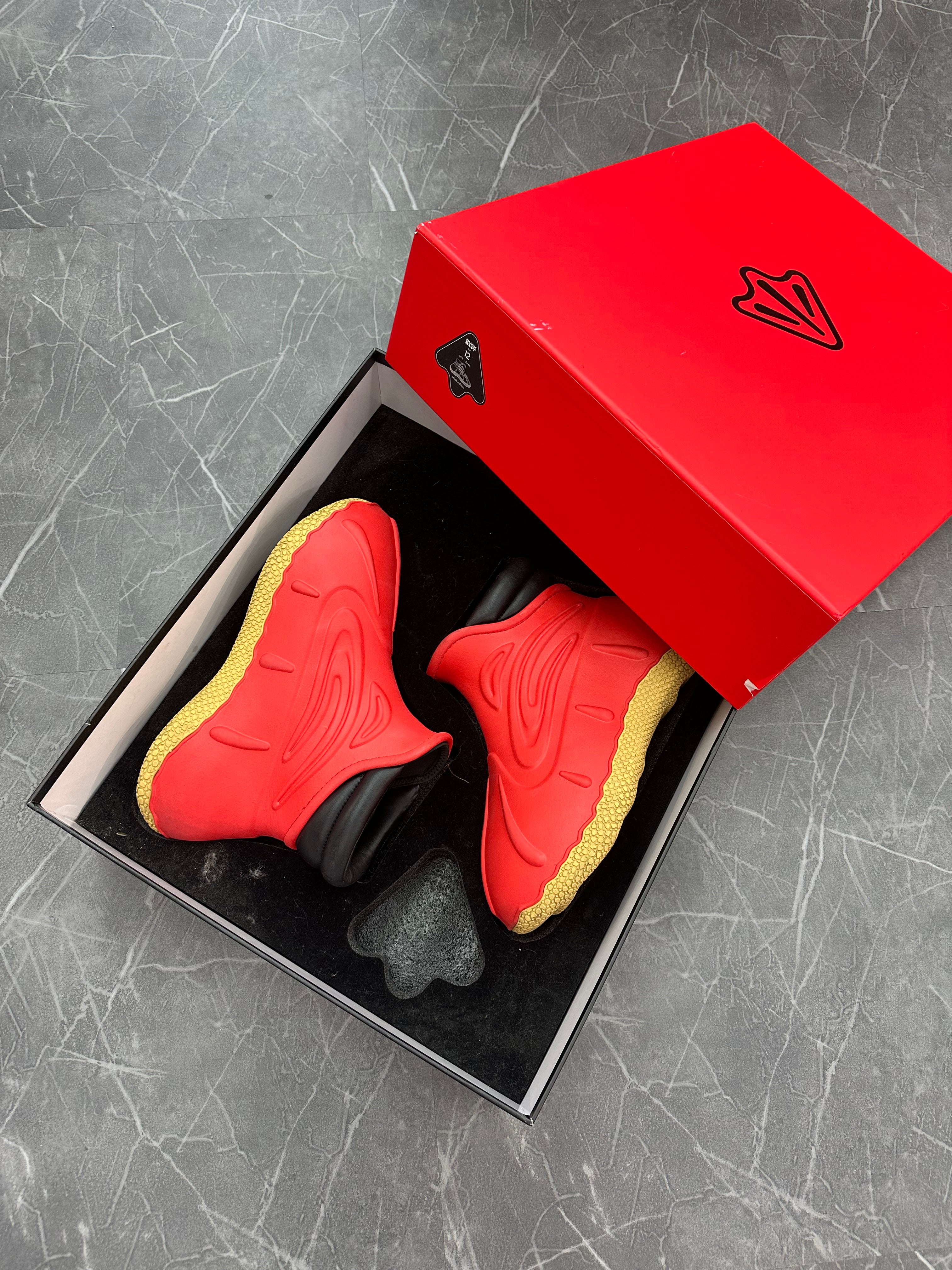 NLE CHOPPA Duck Boot “Red”