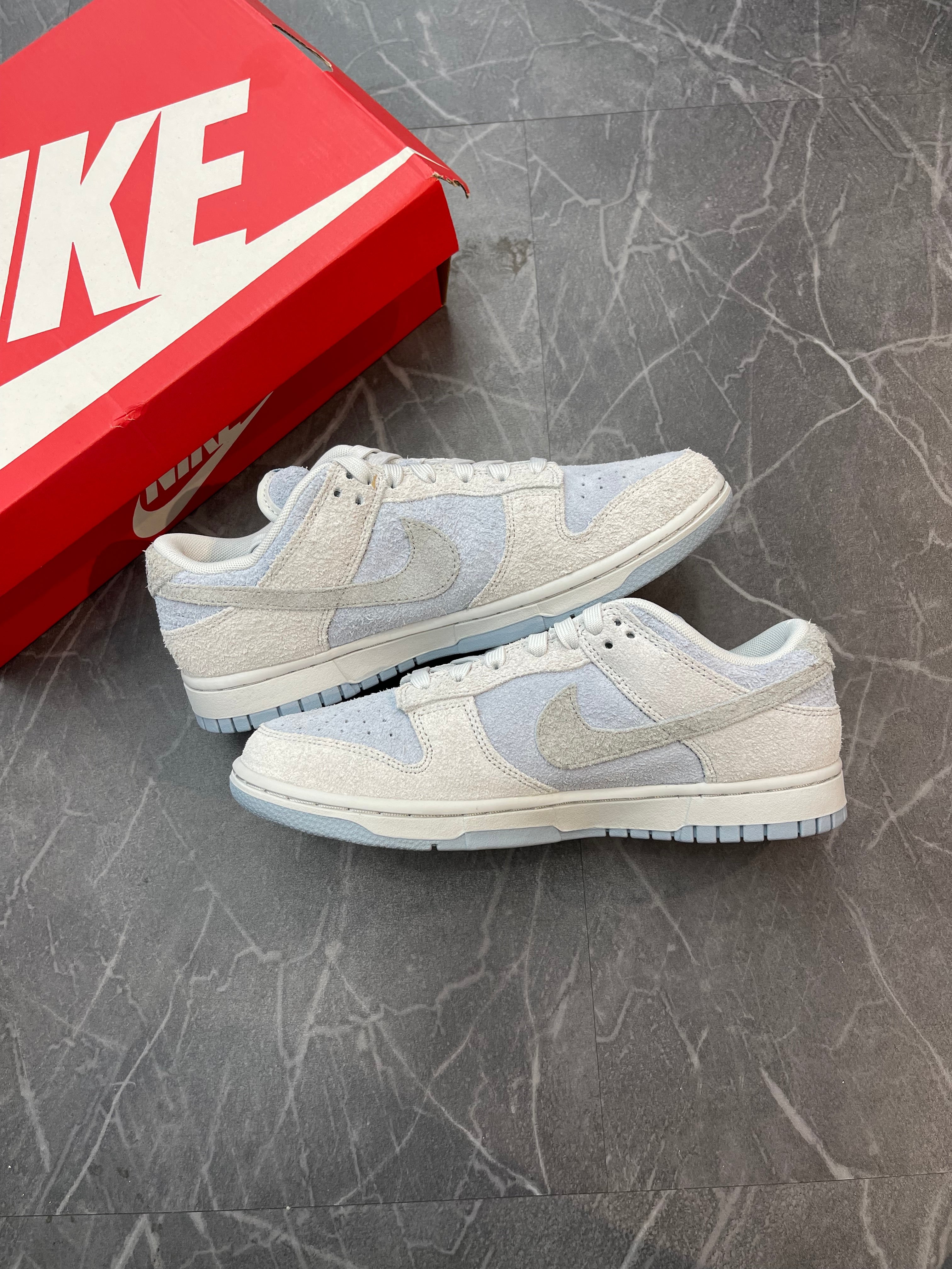 Nike Dunk Low “Light Armory Photon Dust”