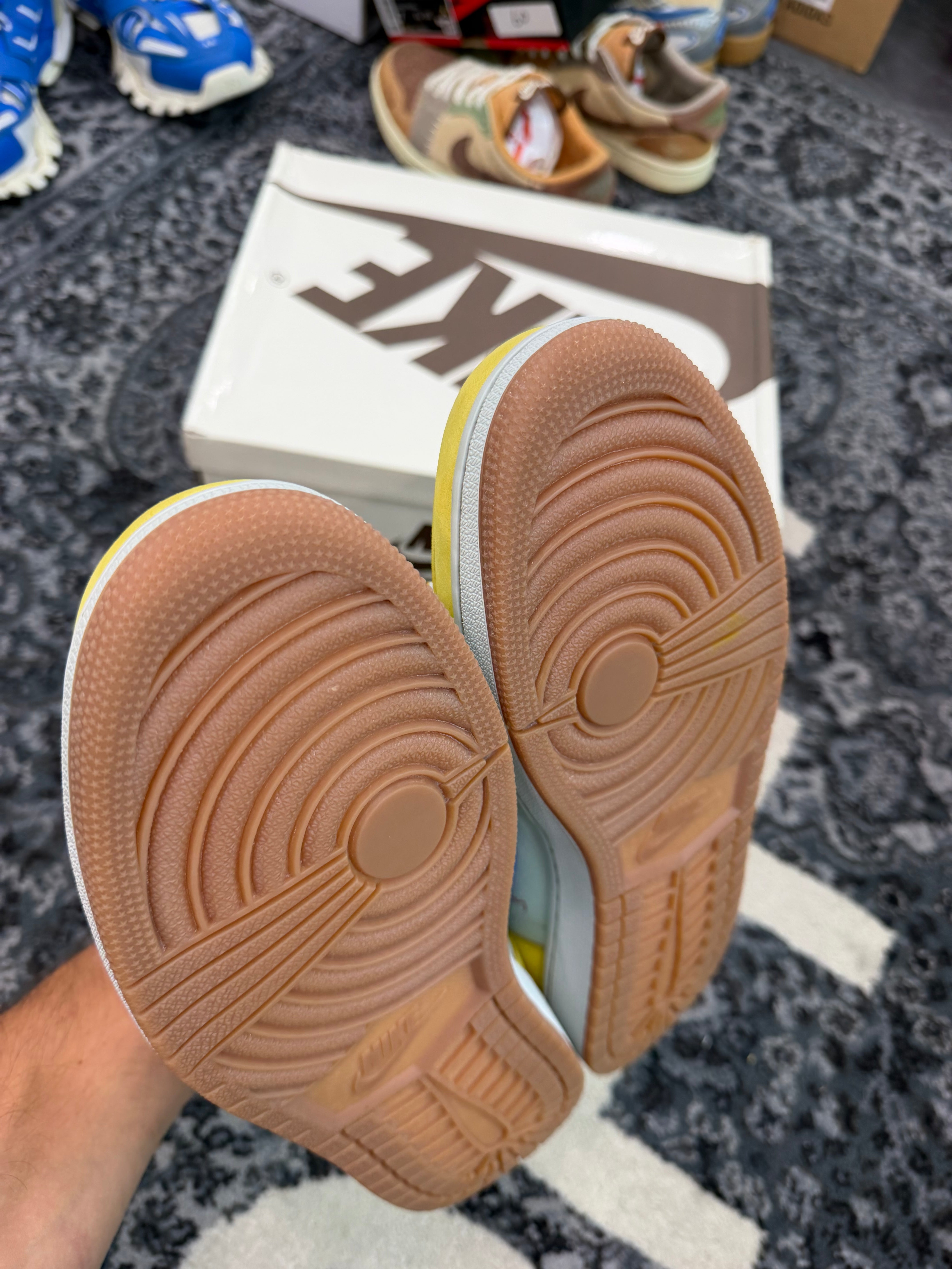 Jordan 1 Low x Travis Scott “Canary”