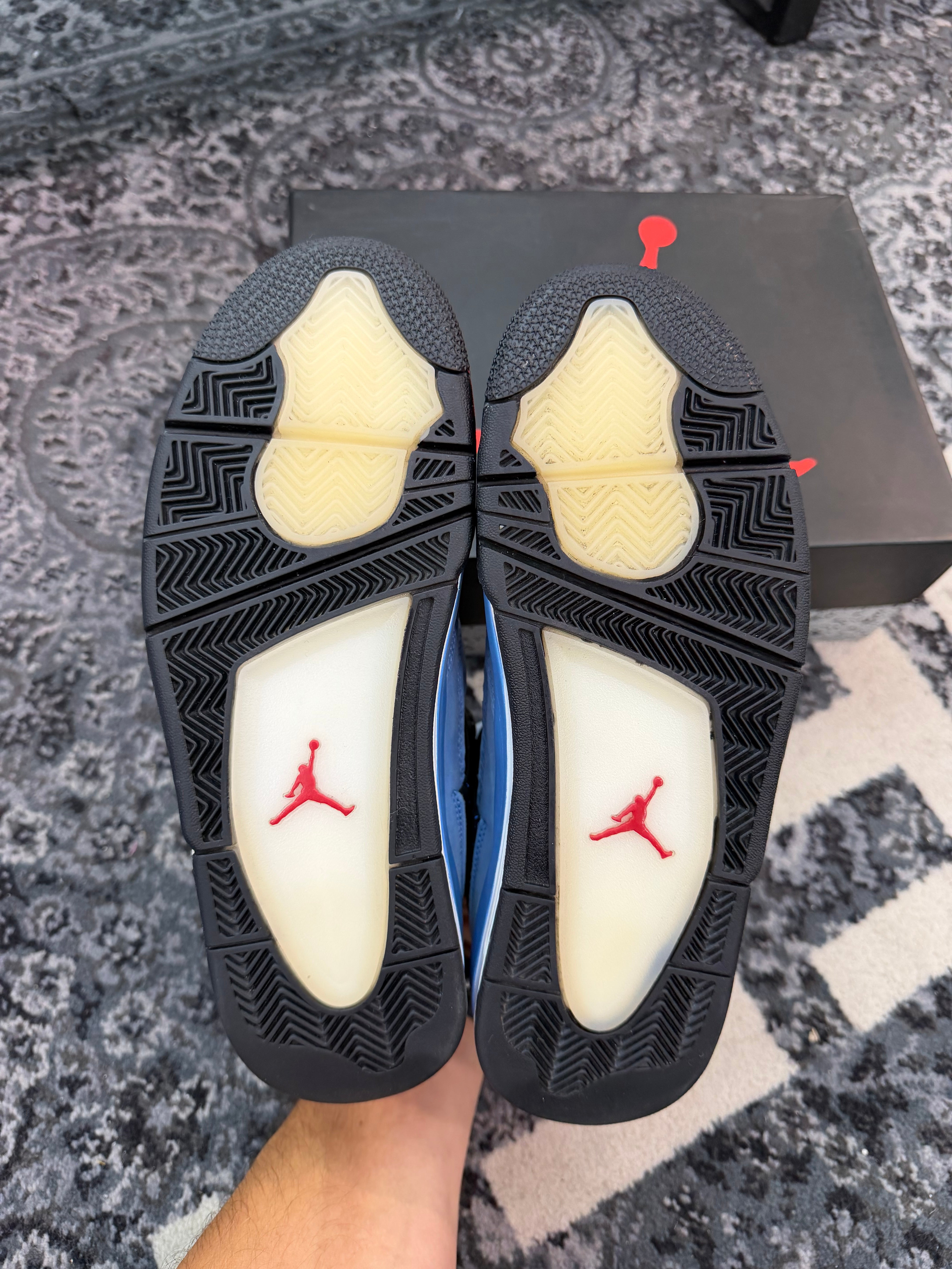 Jordan 4 x Travis Scott “Cactus Jack”