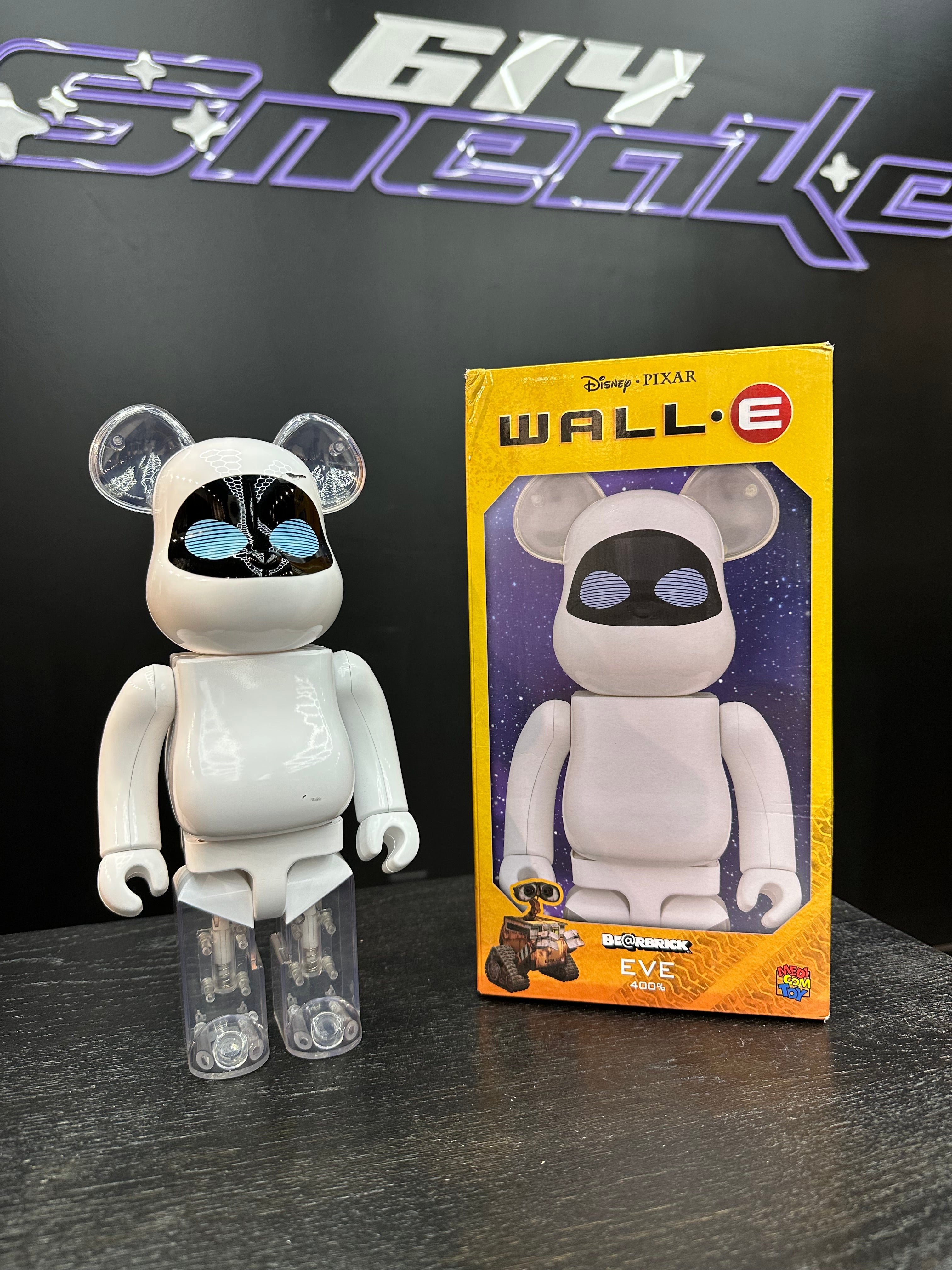 BearBrick 400% “EVE WALL E”