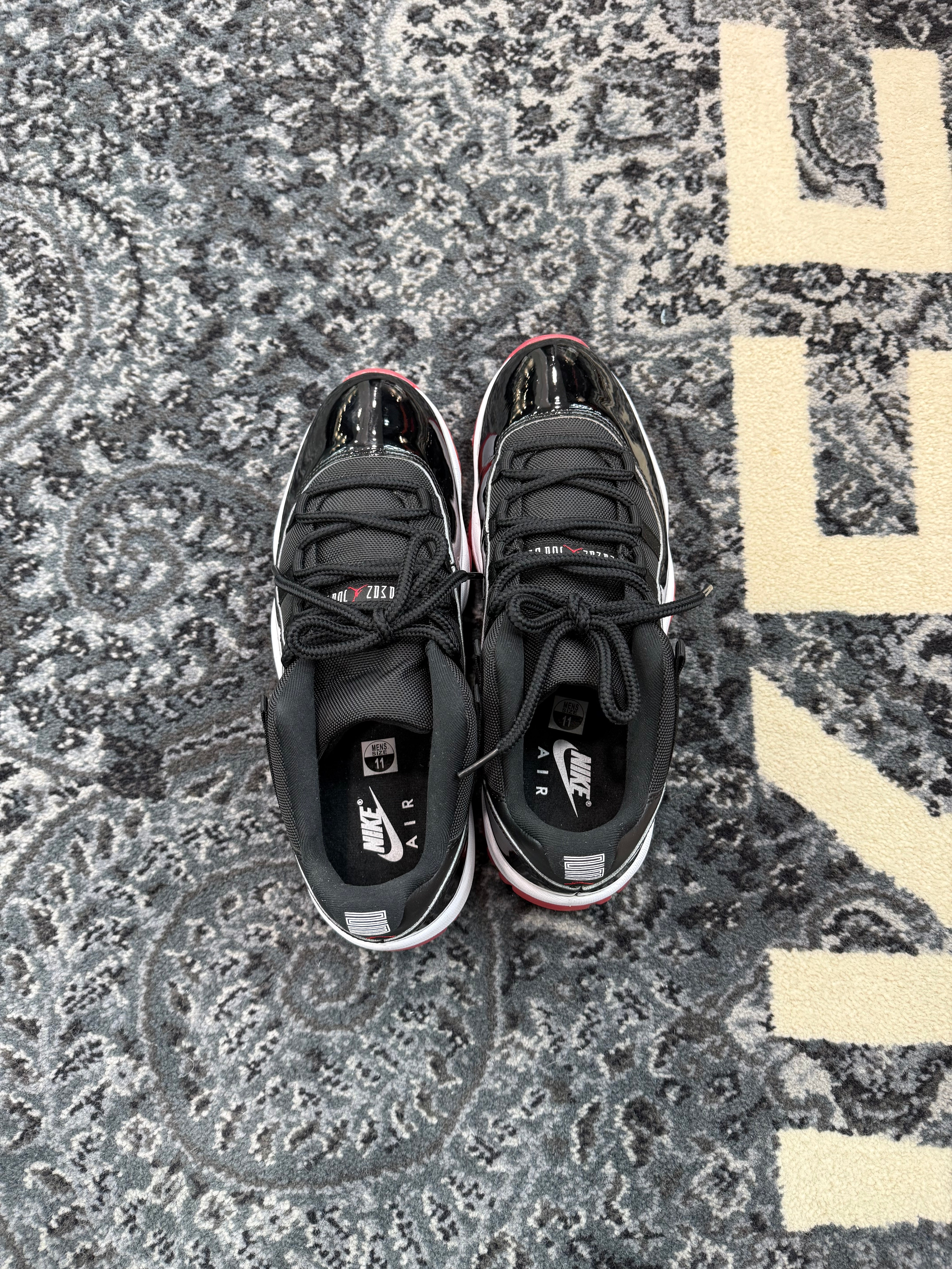 Jordan 11 Low “Bred”