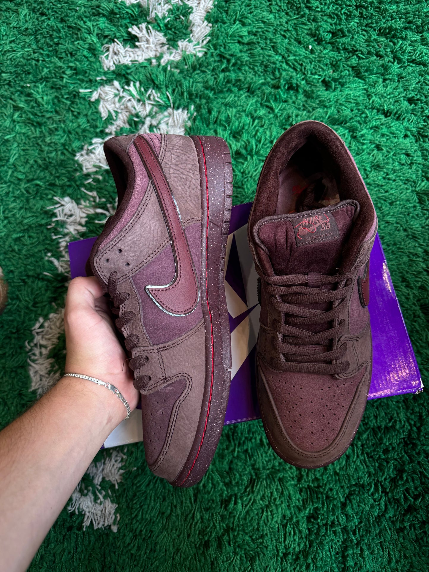 Nike SB Dunk Low City of Love Burgundy Crush