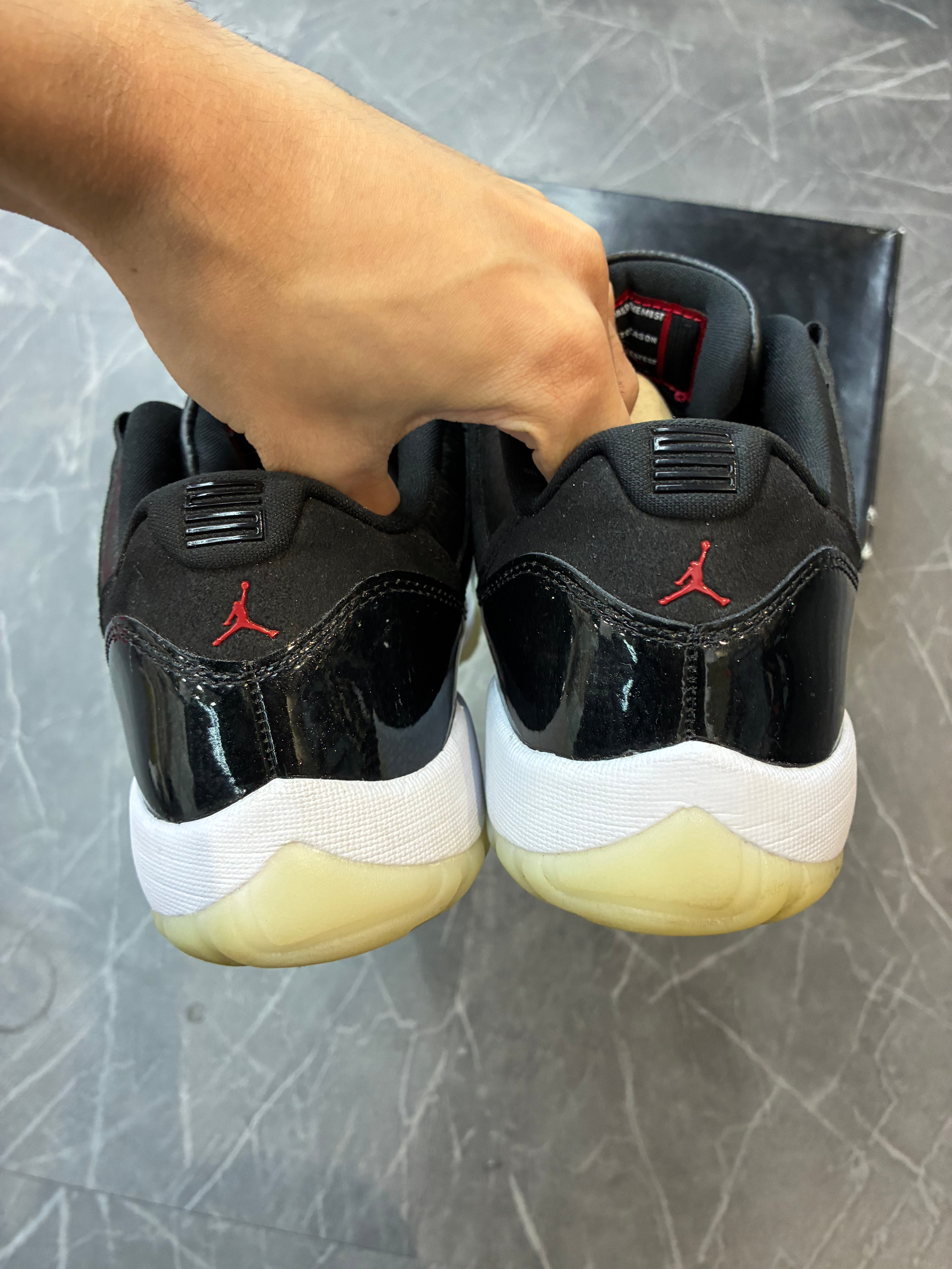 Jordan 11 Low “72-10”